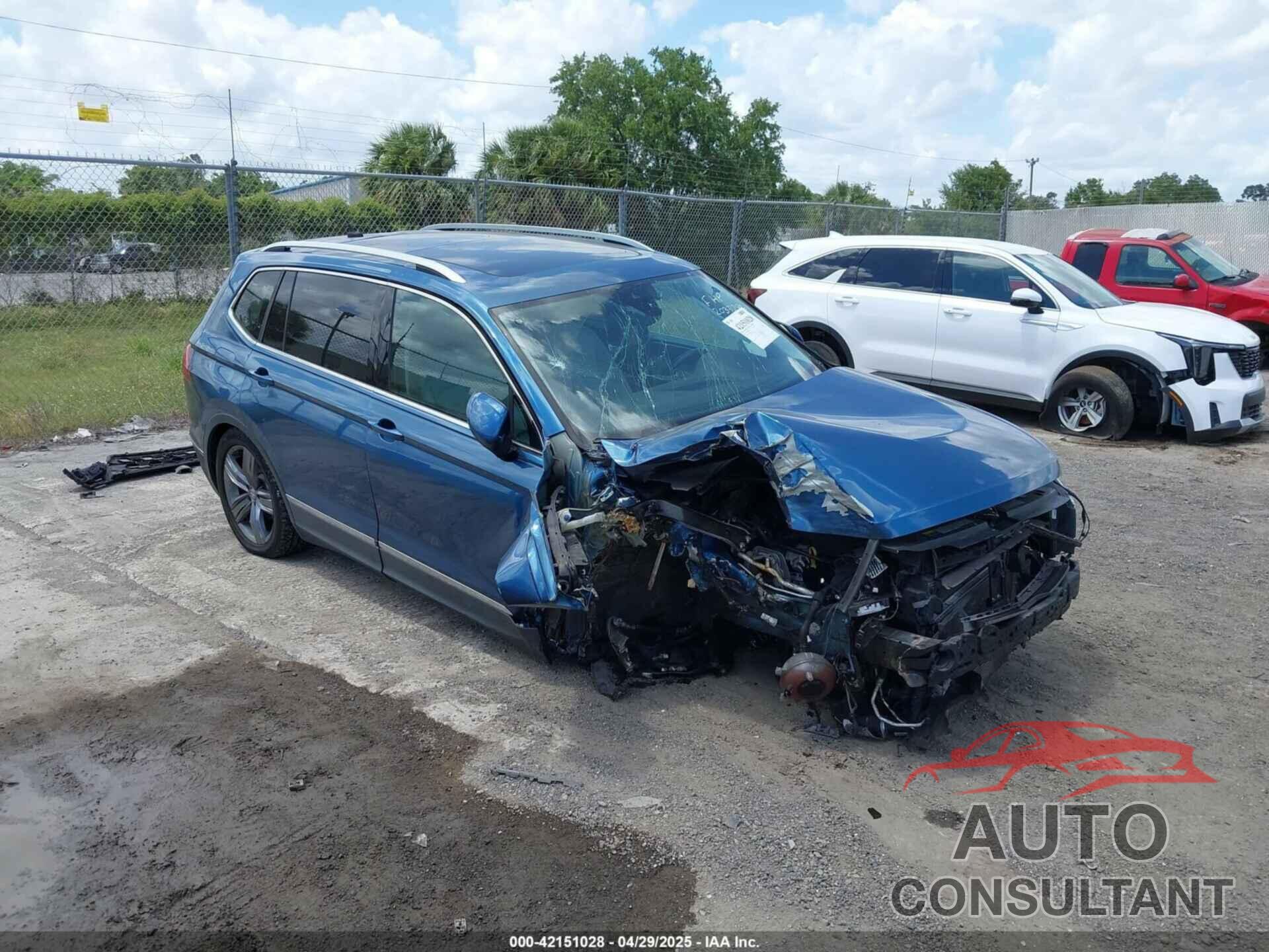 VOLKSWAGEN TIGUAN 2019 - 3VV4B7AX0KM116641