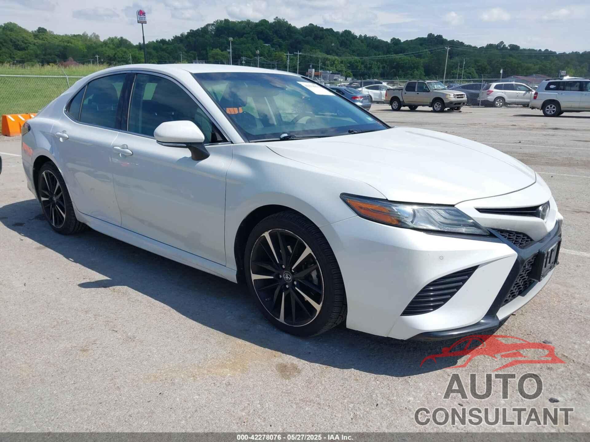 TOYOTA CAMRY 2018 - 4T1B61HK3JU075915