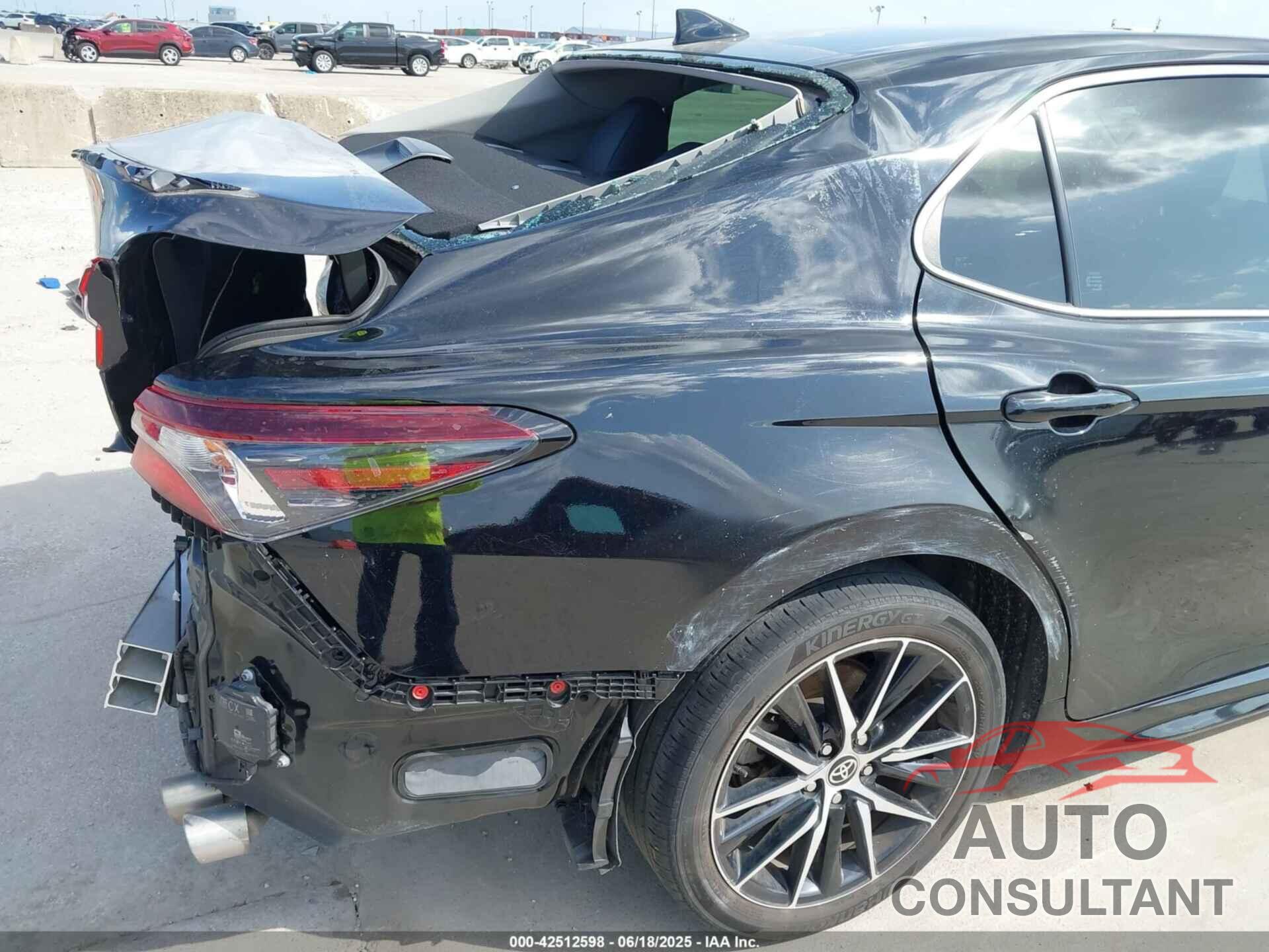 TOYOTA CAMRY 2021 - 4T1S11AK7MU561222
