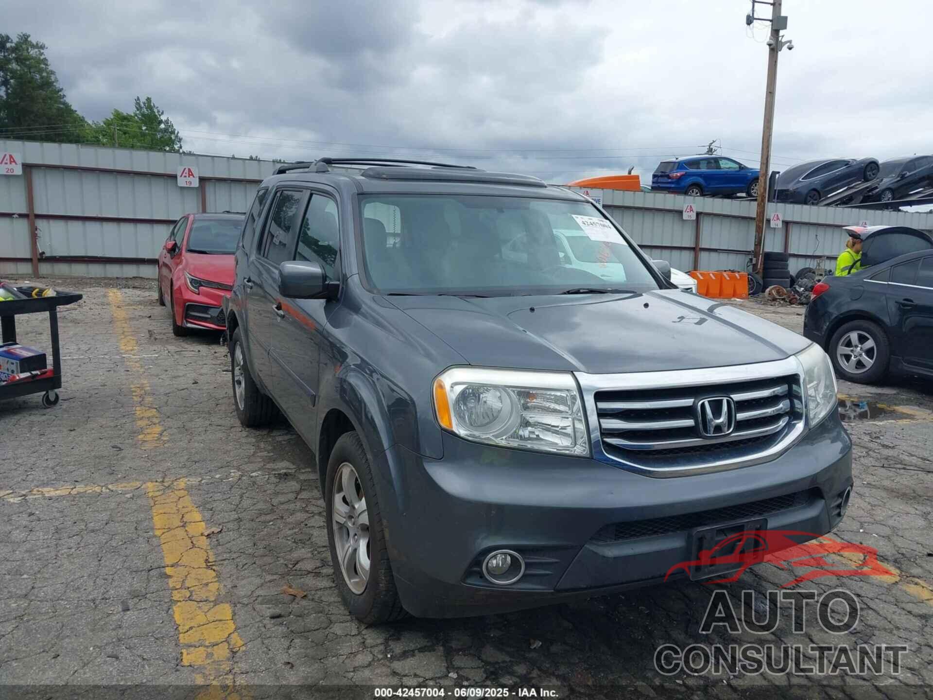 HONDA PILOT 2013 - 5FNYF4H55DB065023