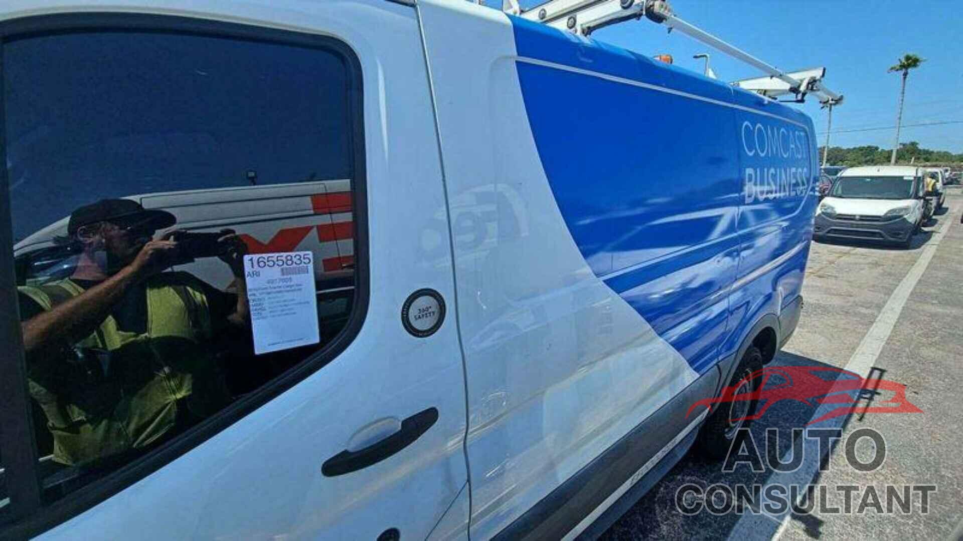 FORD TRANSIT-250 2015 - 1FTNR1ZM3FKA45034