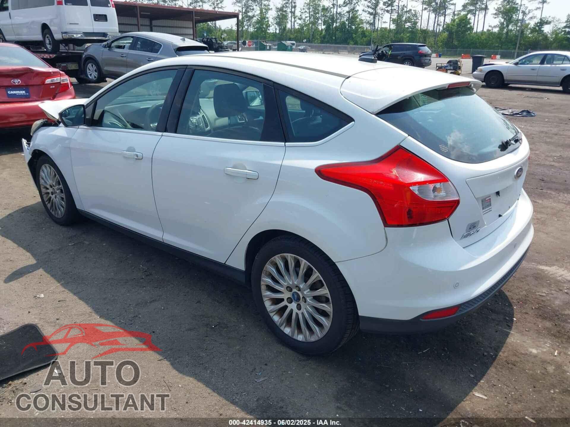 FORD FOCUS 2012 - 1FAHP3M27CL382533