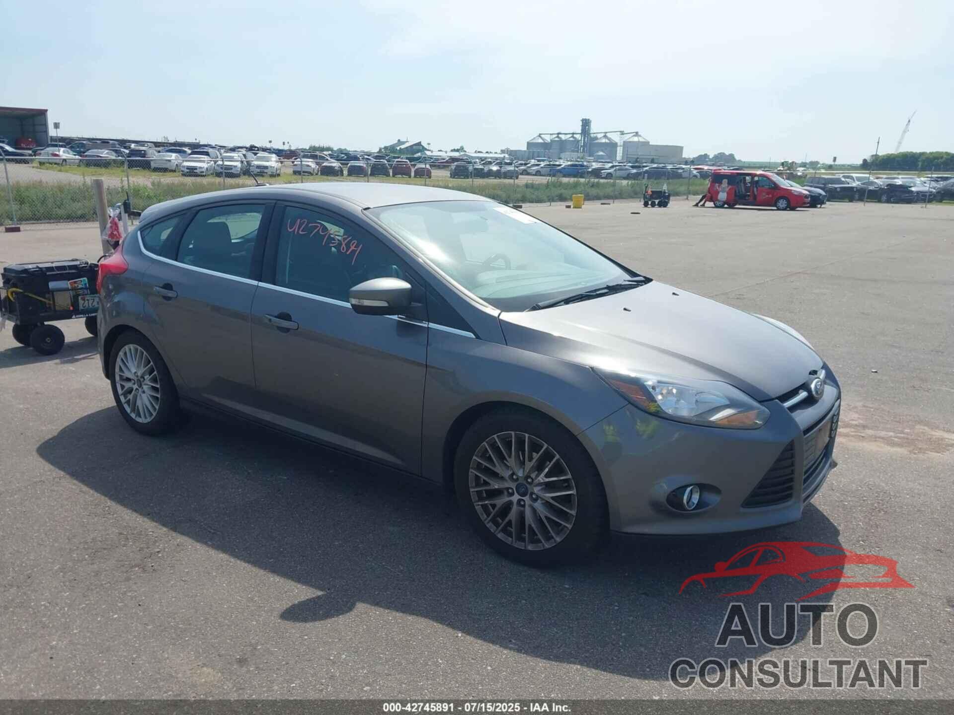 FORD FOCUS 2014 - 1FADP3N26EL453107