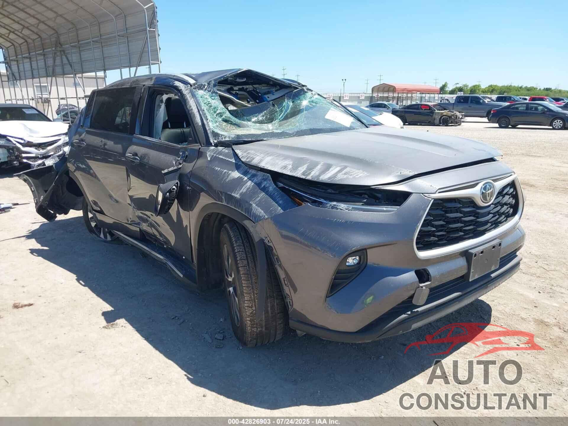TOYOTA HIGHLANDER 2022 - 5TDGZRAH5NS558556