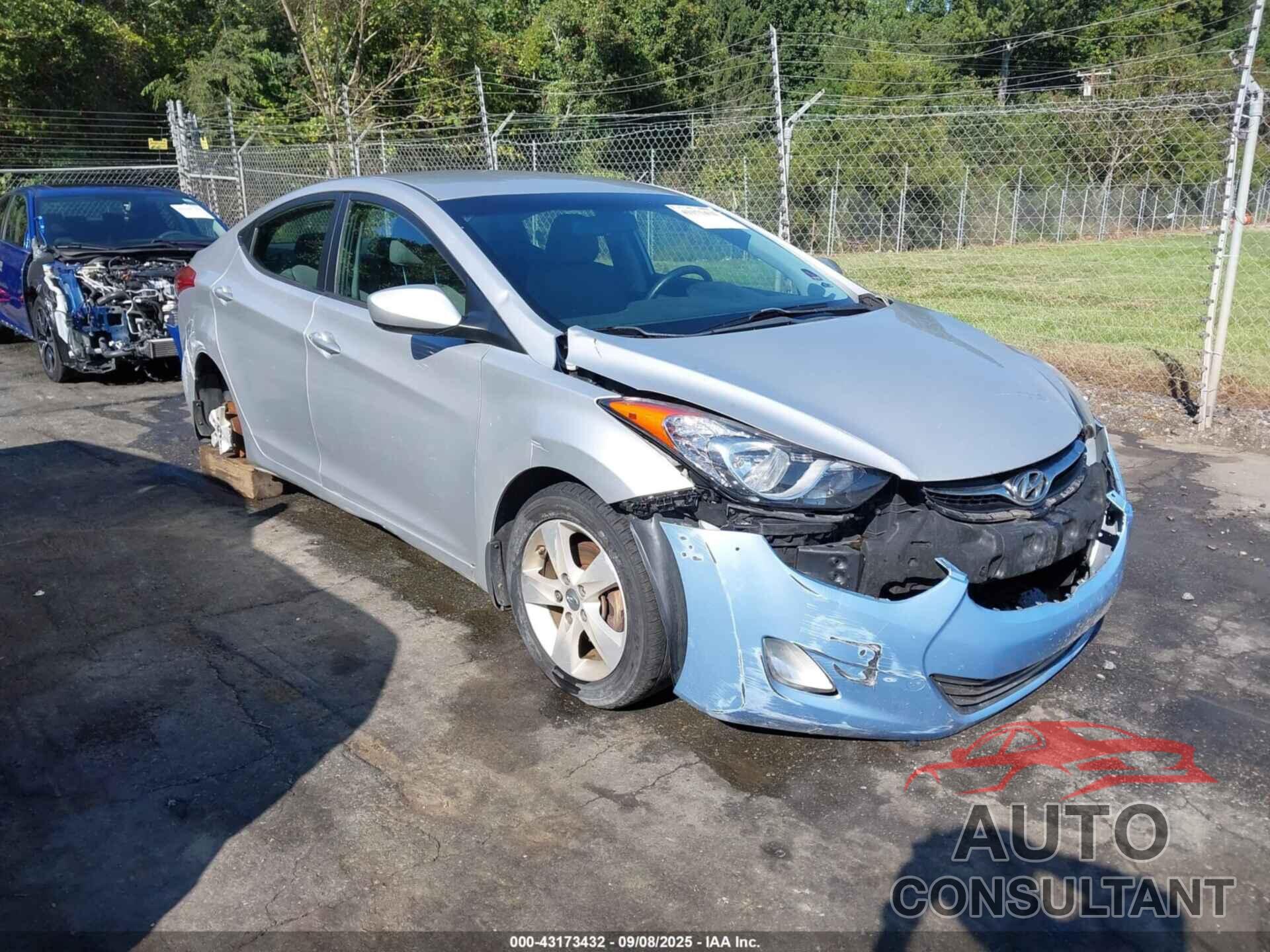 HYUNDAI ELANTRA 2013 - KMHDH4AE4DU614281