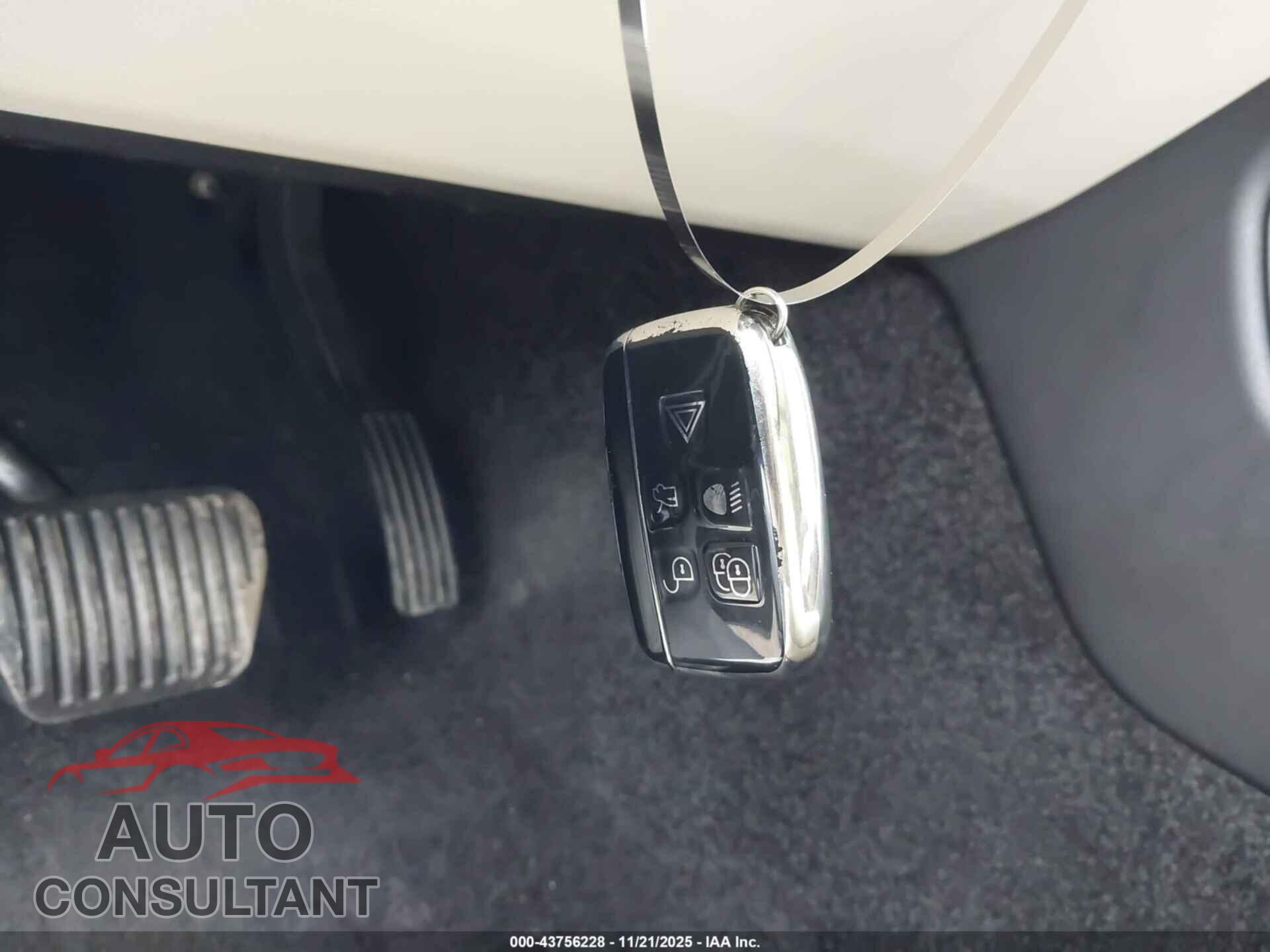 LAND ROVER RANGE ROVER 2017 - SALGS2FV3HA358103