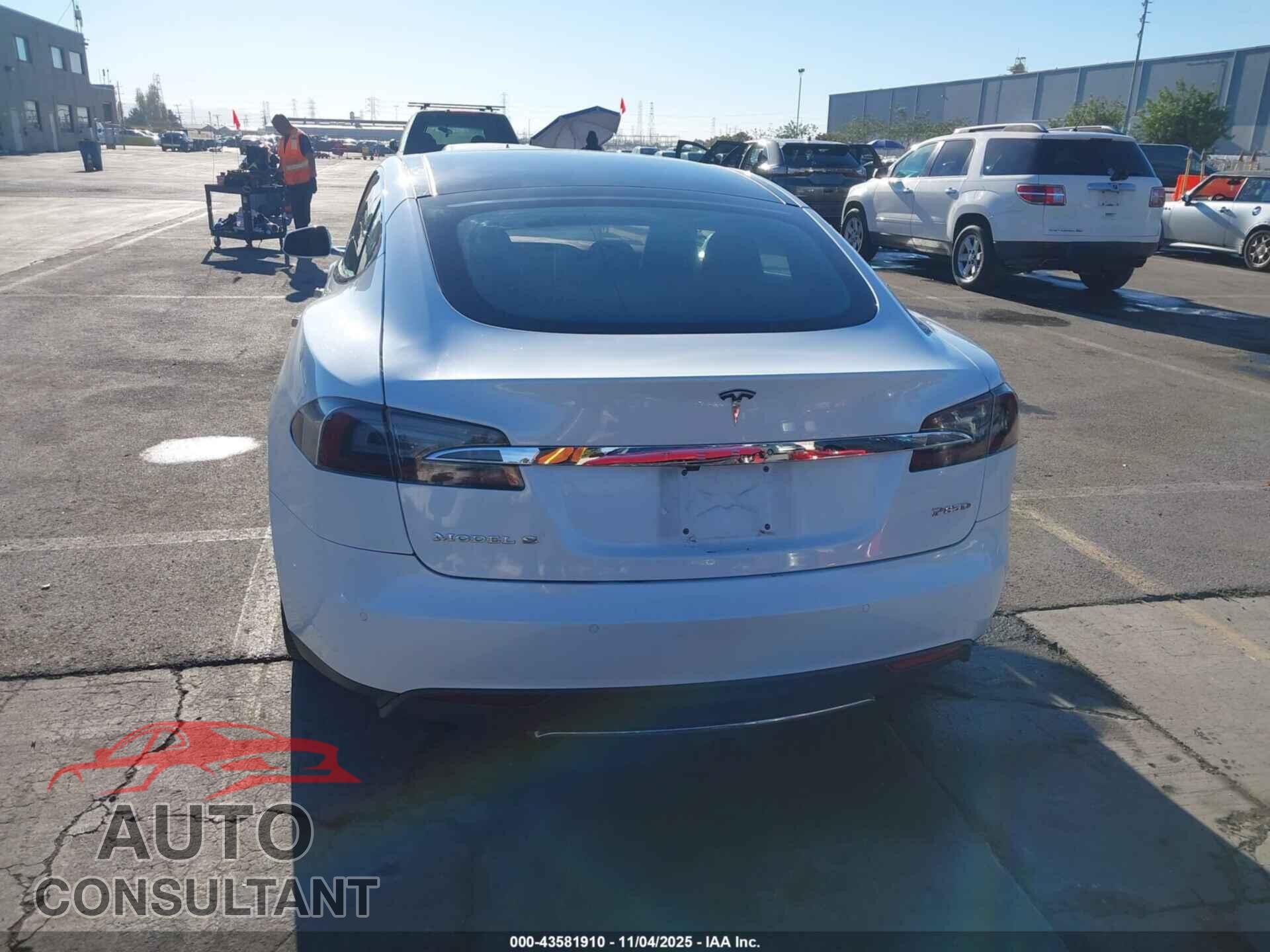 TESLA MODEL S 2015 - 5YJSA1H46FF094611