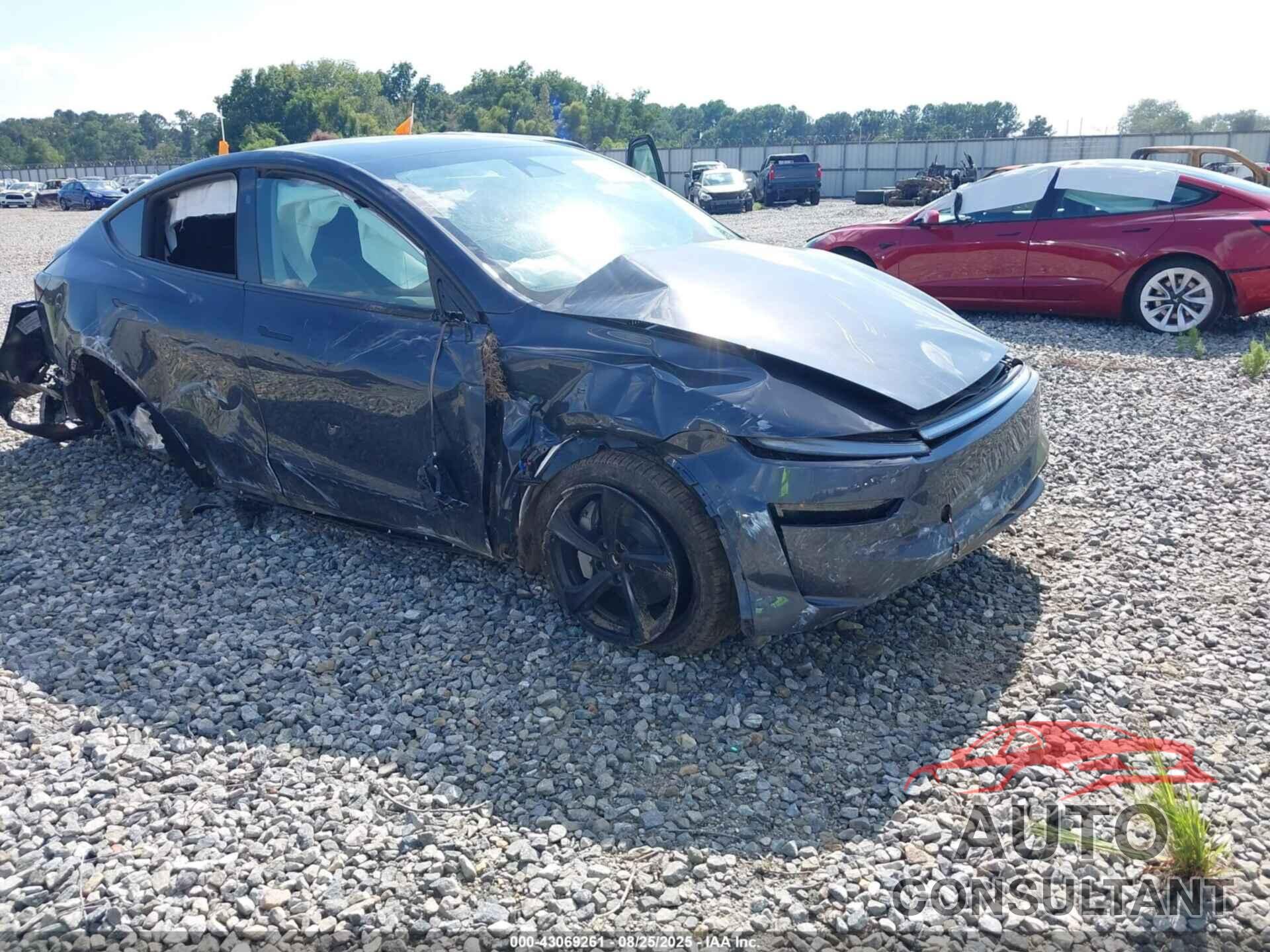 TESLA MODEL Y 2026 - 7SAYGDEDXTA419576