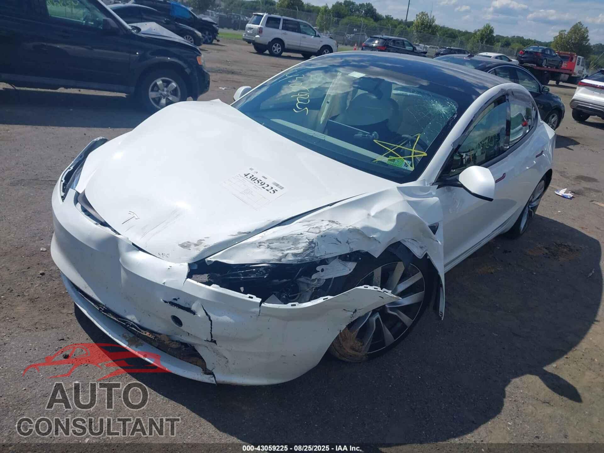 TESLA MODEL 3 2024 - 5YJ3E1EA9RF870107
