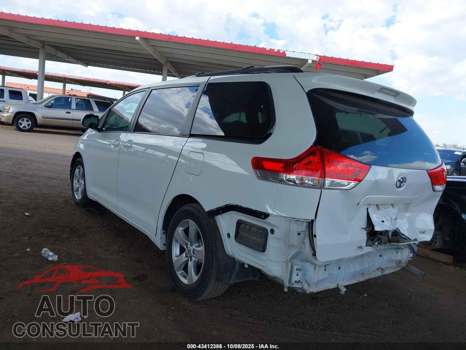 TOYOTA SIENNA 2013 - 5TDKK3DC8DS360855