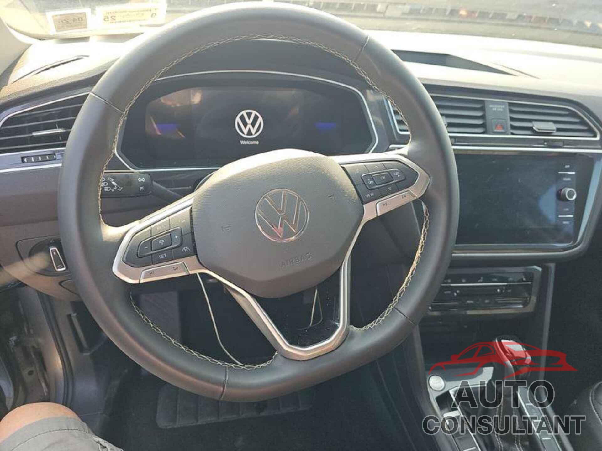 VOLKSWAGEN TIGUAN 2024 - 3VV3B7AX0RM085171