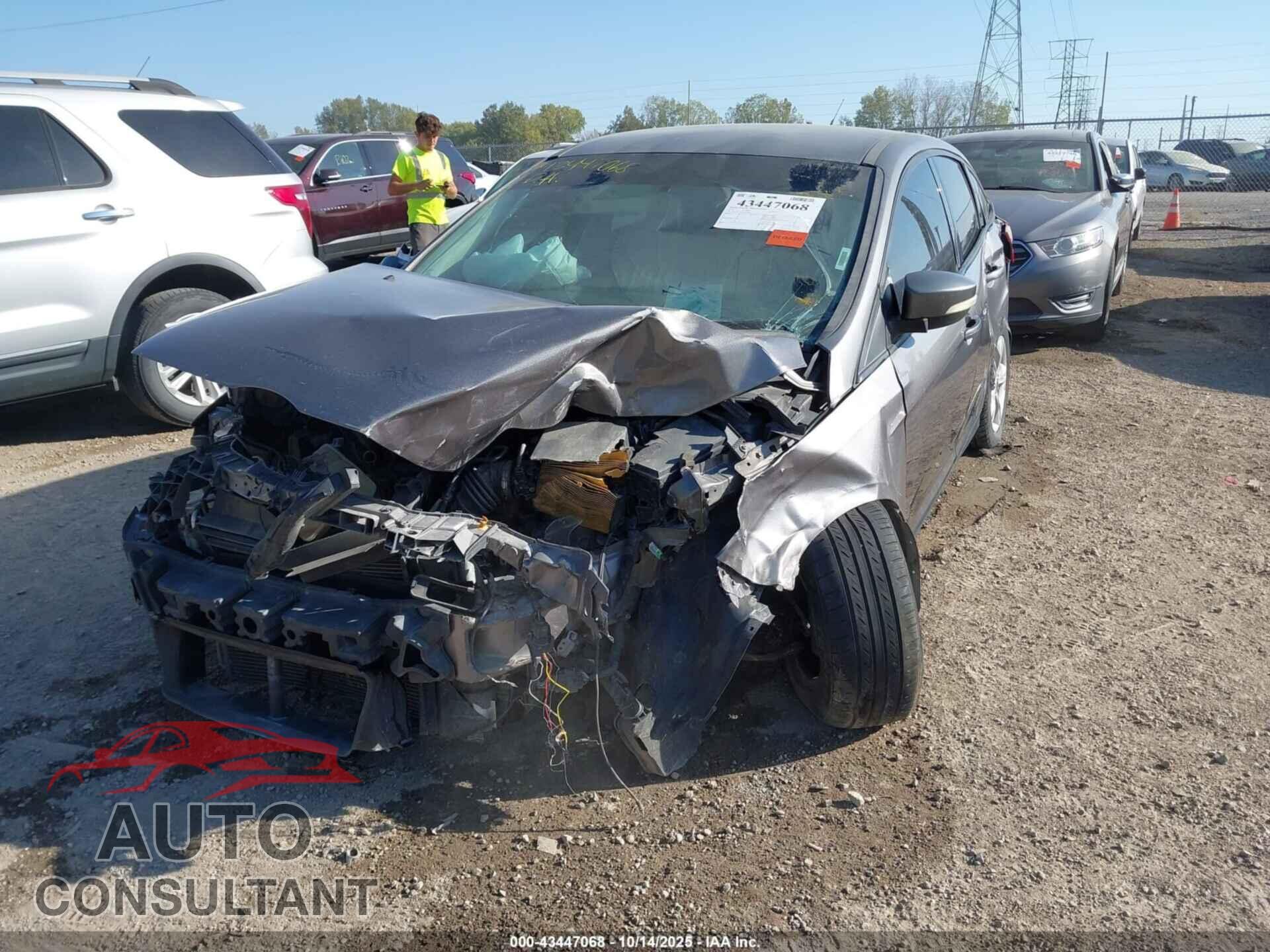 FORD FOCUS 2014 - 1FADP3F22EL428896