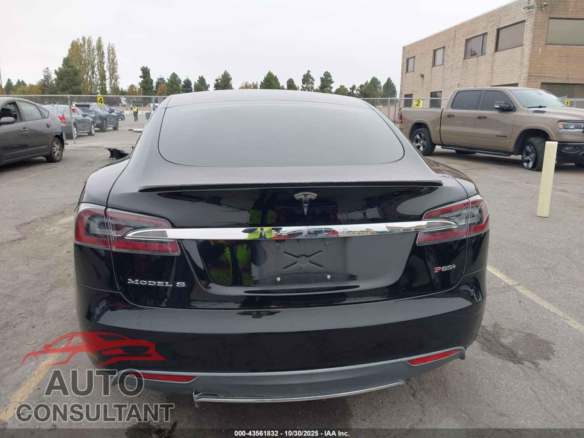 TESLA MODEL S 2014 - 5YJSA1H12EFP40005