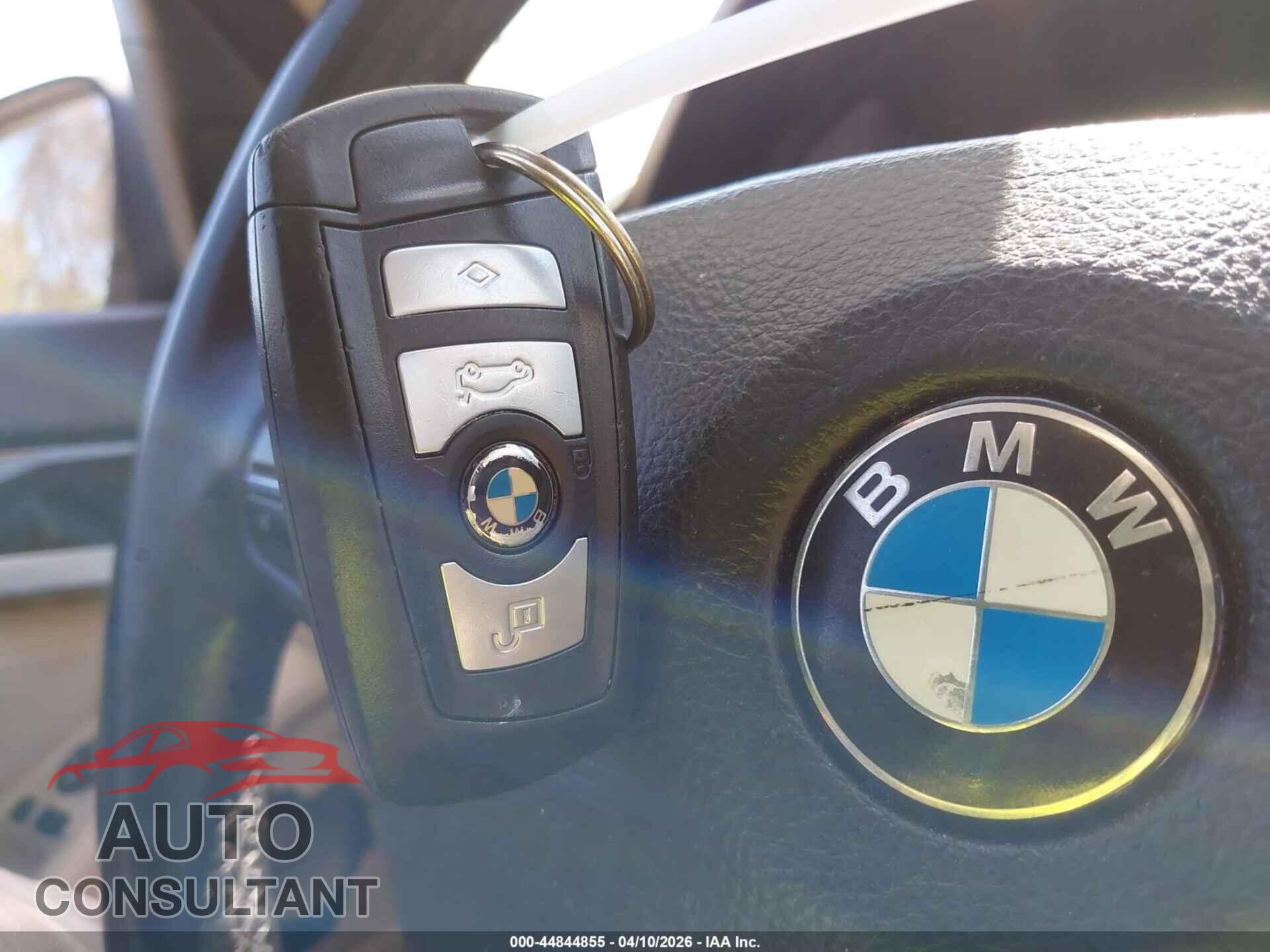 BMW 528I 2011 - WBAFR1C57BC747588