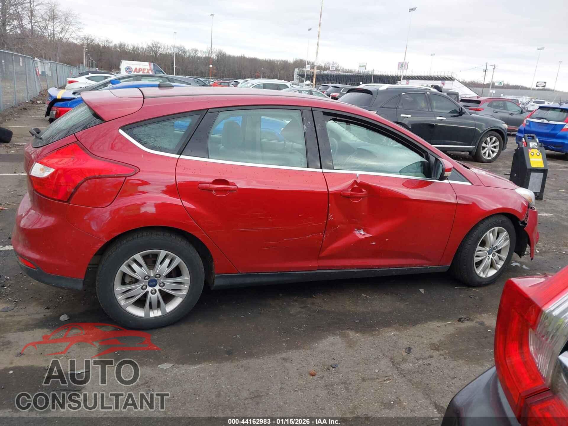 FORD FOCUS 2012 - 1FAHP3M21CL479260