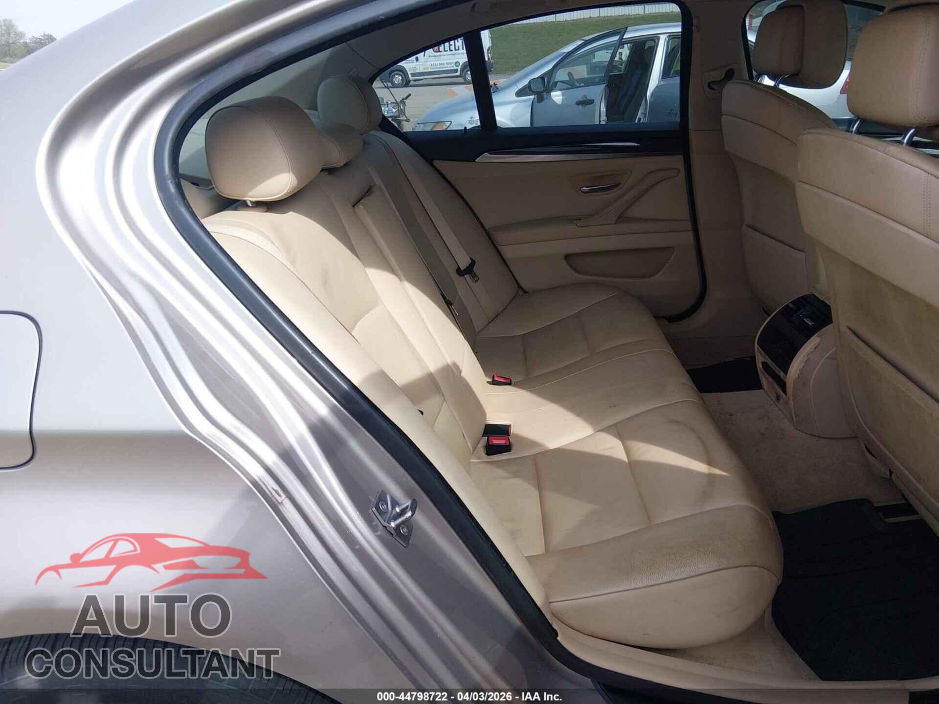 BMW 528I 2011 - WBAFR1C53BC737530