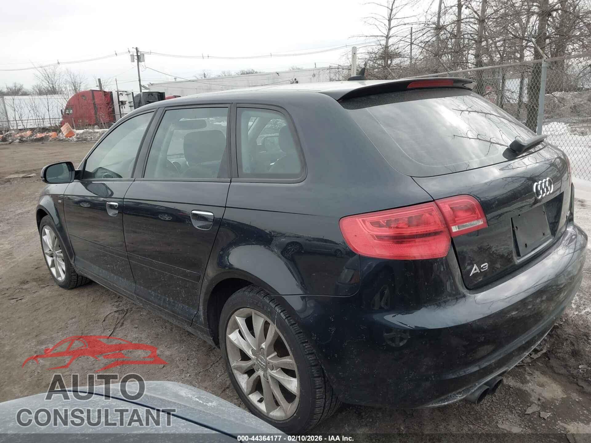 AUDI A3 2011 - WAUBEAFM6BA022072