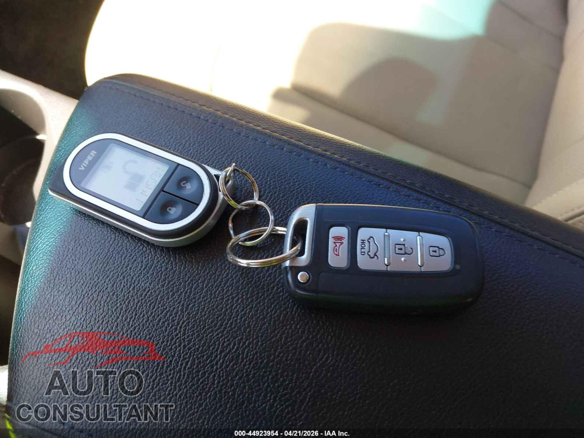 KIA OPTIMA 2011 - KNAGN4A79B5120692