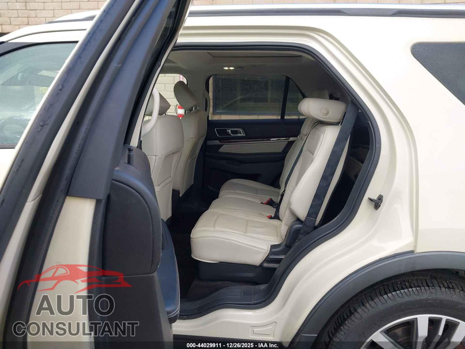 FORD EXPLORER 2018 - 1FM5K8HT1JGB18429