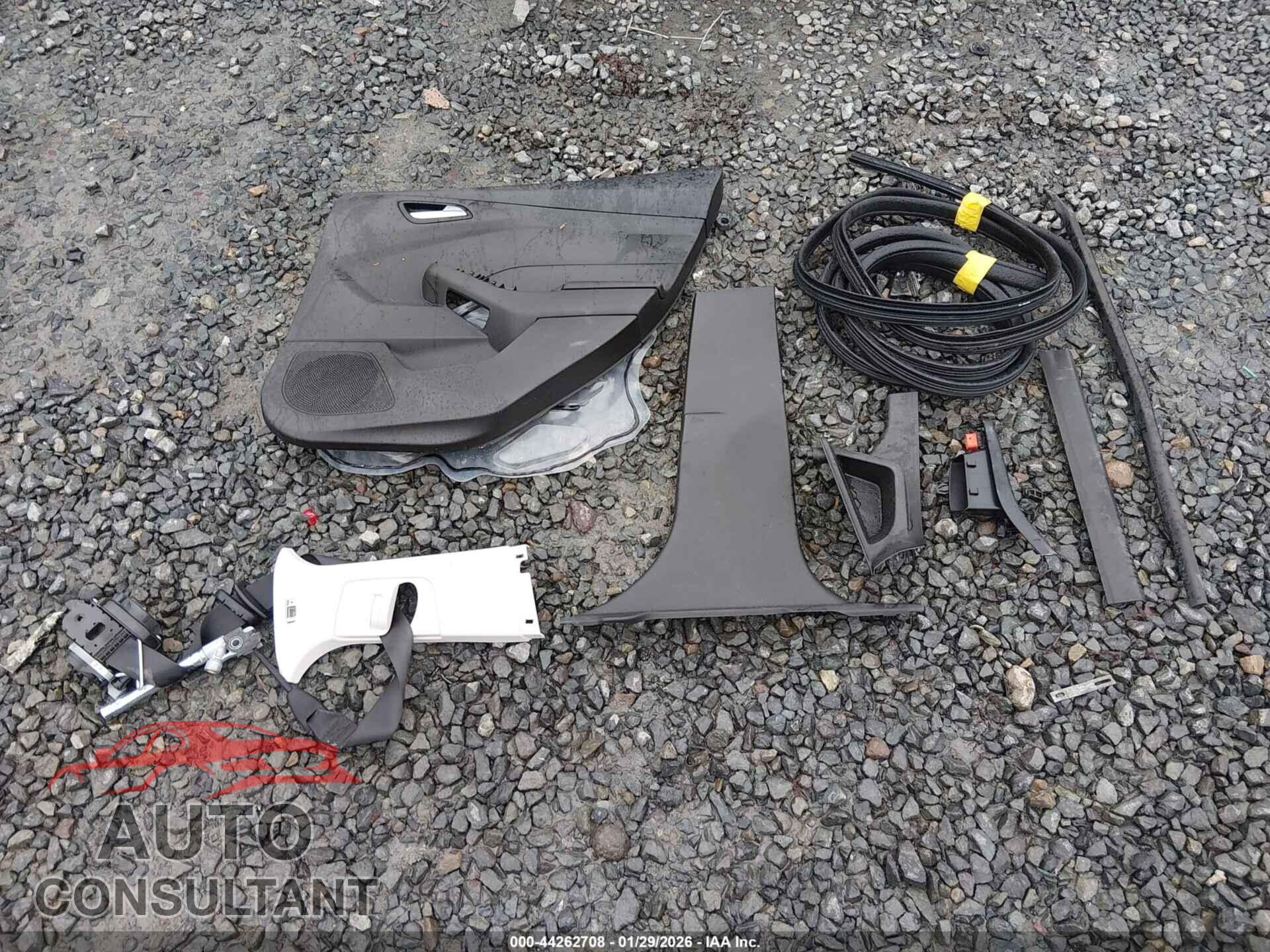 FORD FOCUS 2016 - 1FADP3K21GL277882