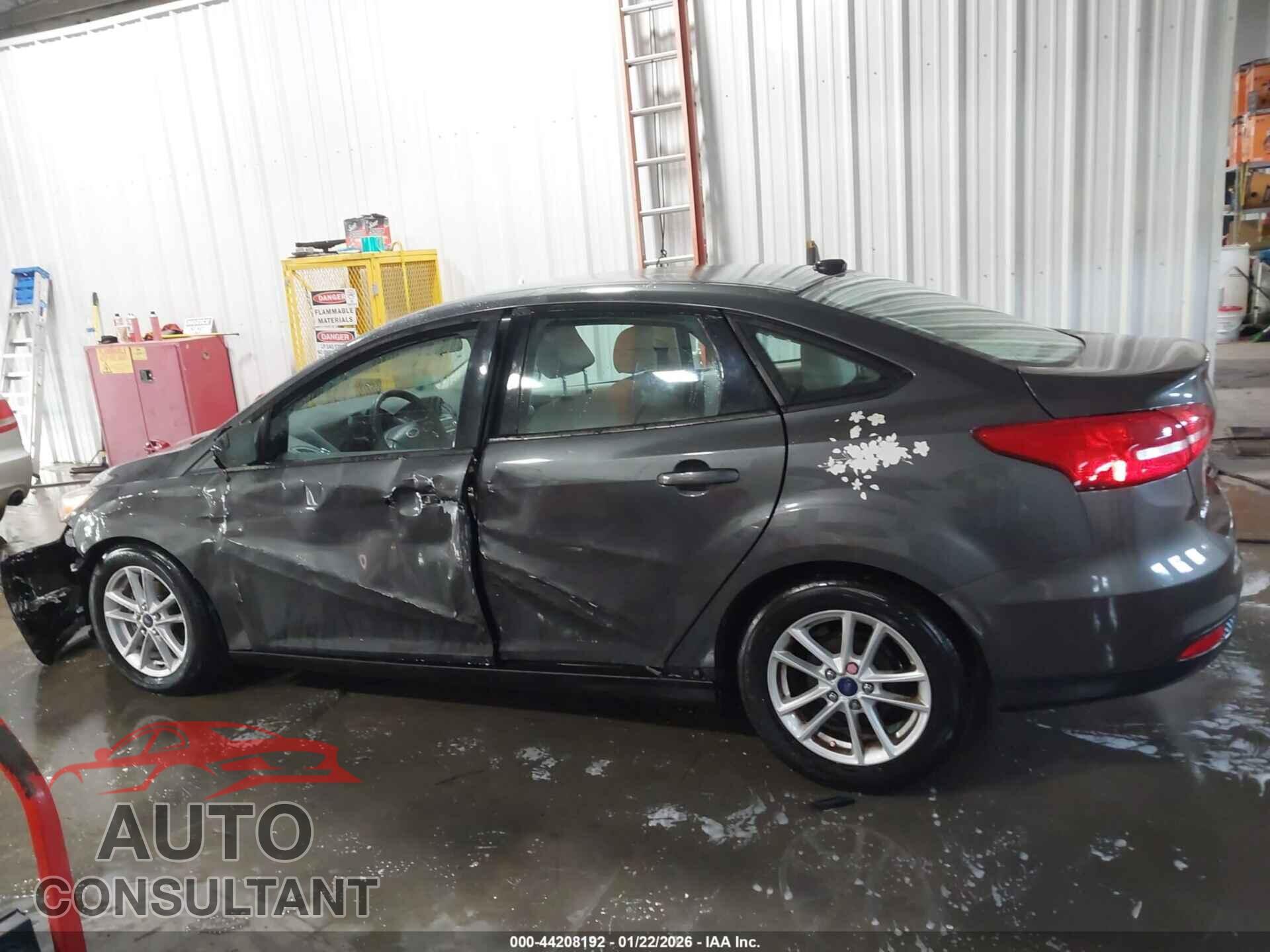 FORD FOCUS 2017 - 1FADP3F25HL229877