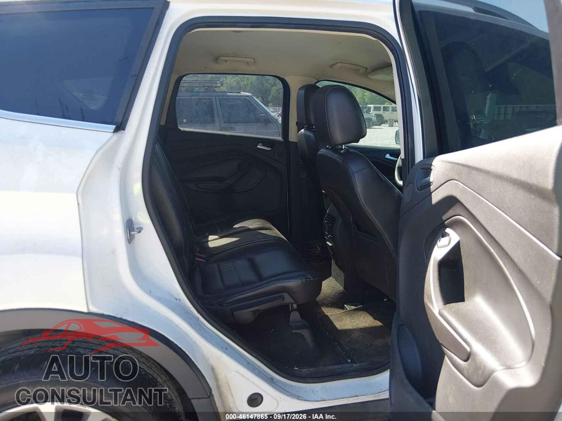 FORD ESCAPE 2015 - 1FMCU0J98FUC35225