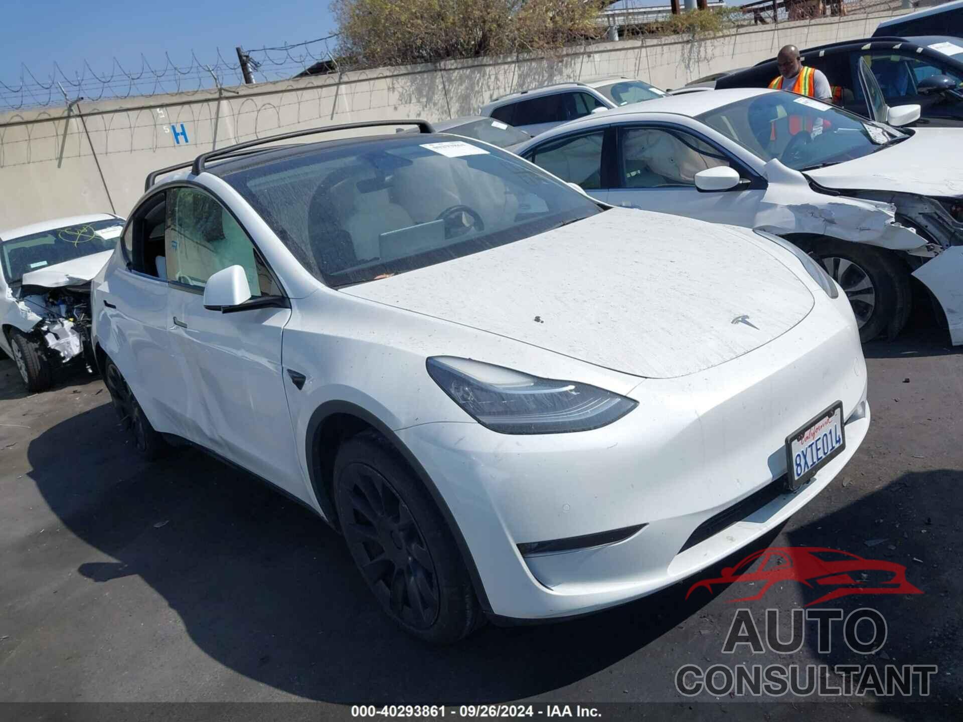 TESLA MODEL Y 2021 - 5YJYGDEE6MF212404