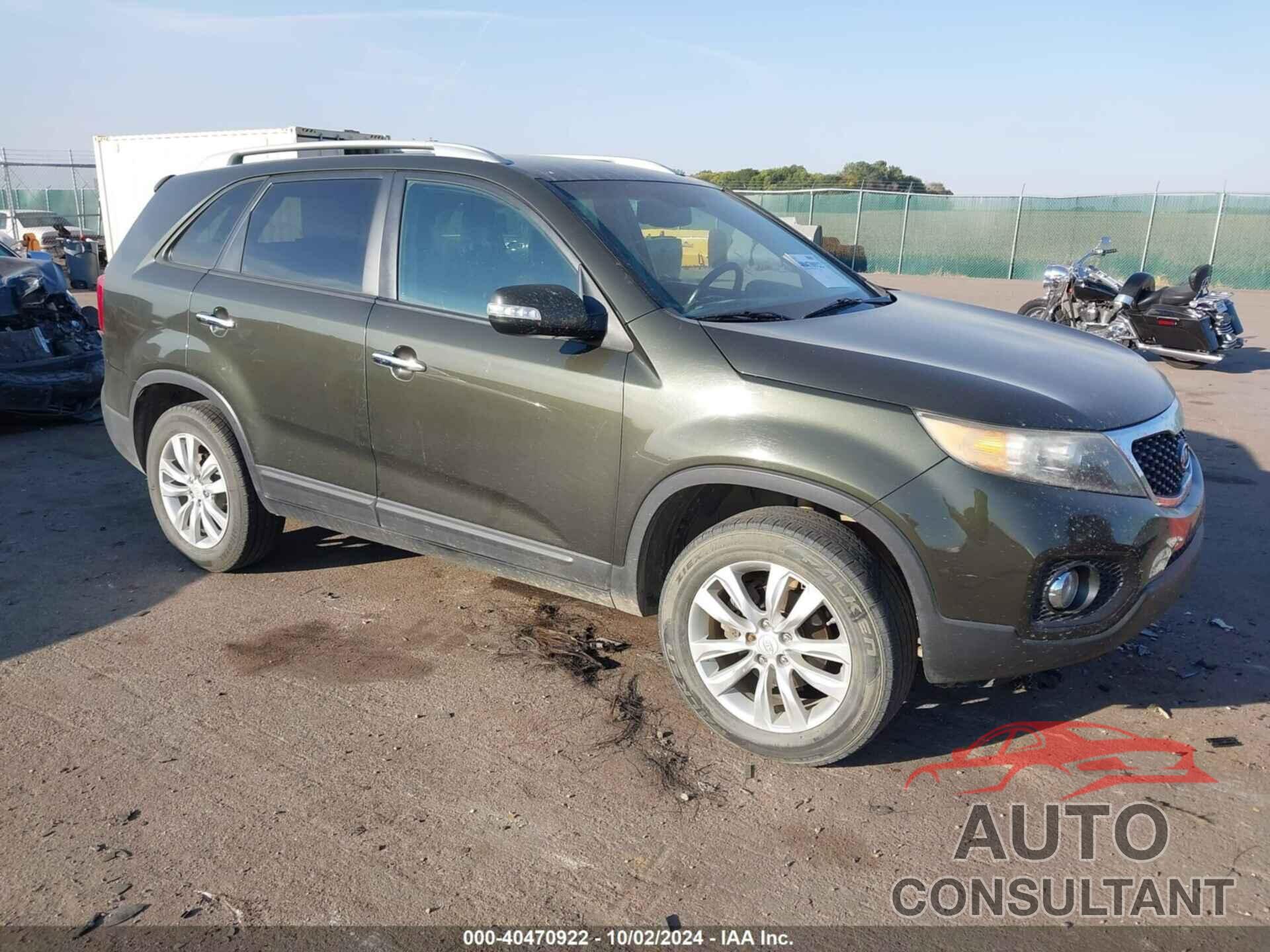 KIA SORENTO 2011 - 5XYKU4A18BG114465