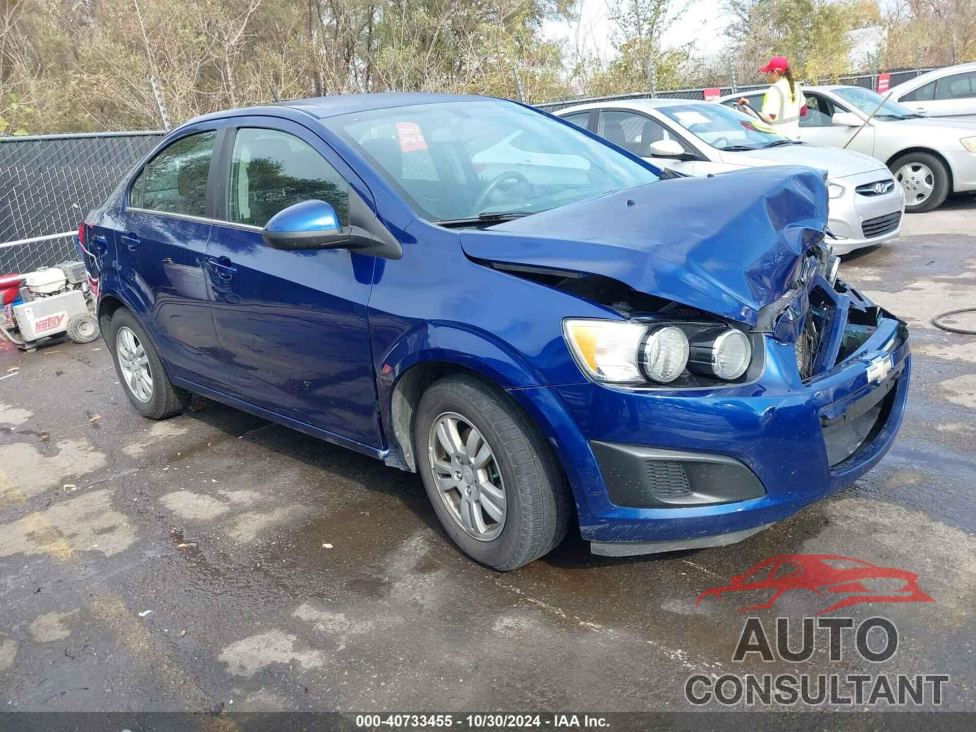 CHEVROLET SONIC 2014 - 1G1JC5SH8E4181093