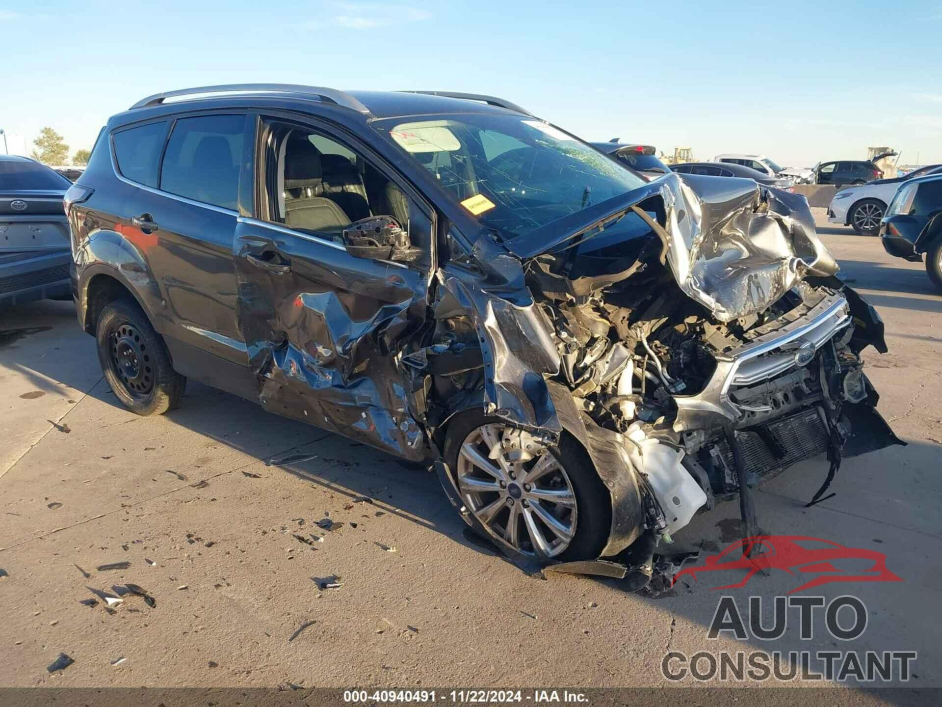 FORD ESCAPE 2017 - 1FMCU0JD2HUB79693