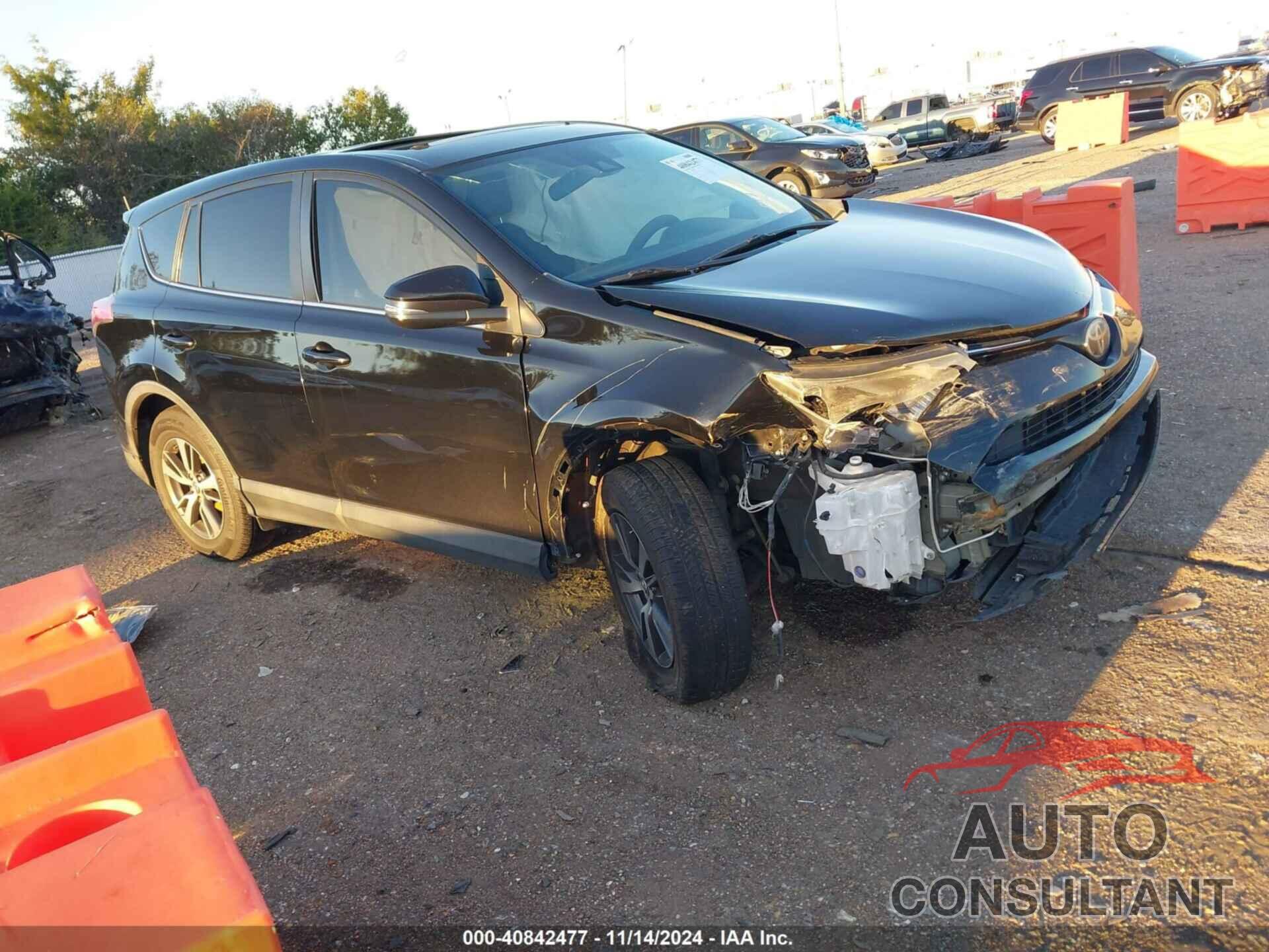 TOYOTA RAV4 2018 - 2T3RFREV2JW762306