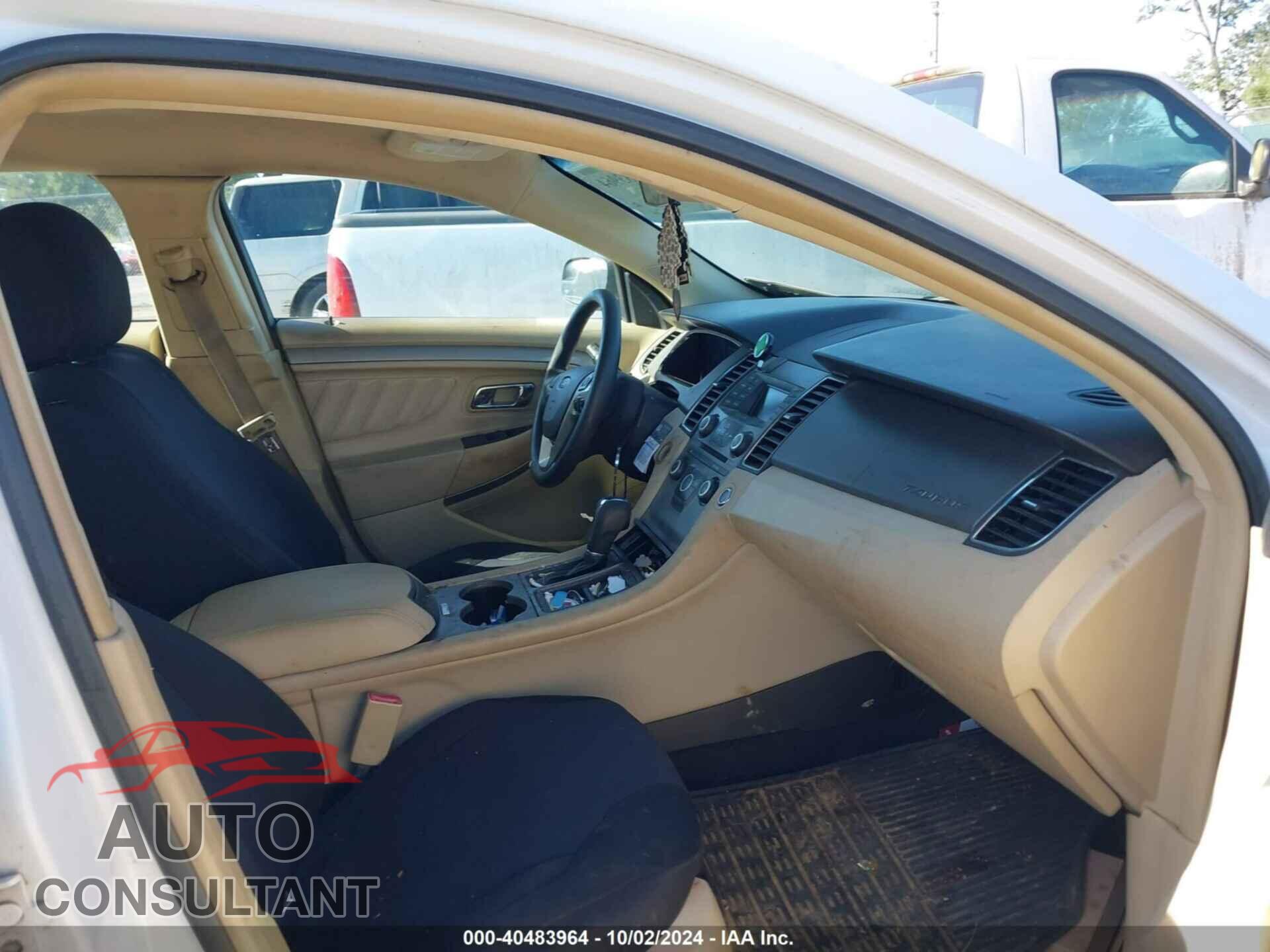 FORD TAURUS 2015 - 1FAHP2D8XFG200237