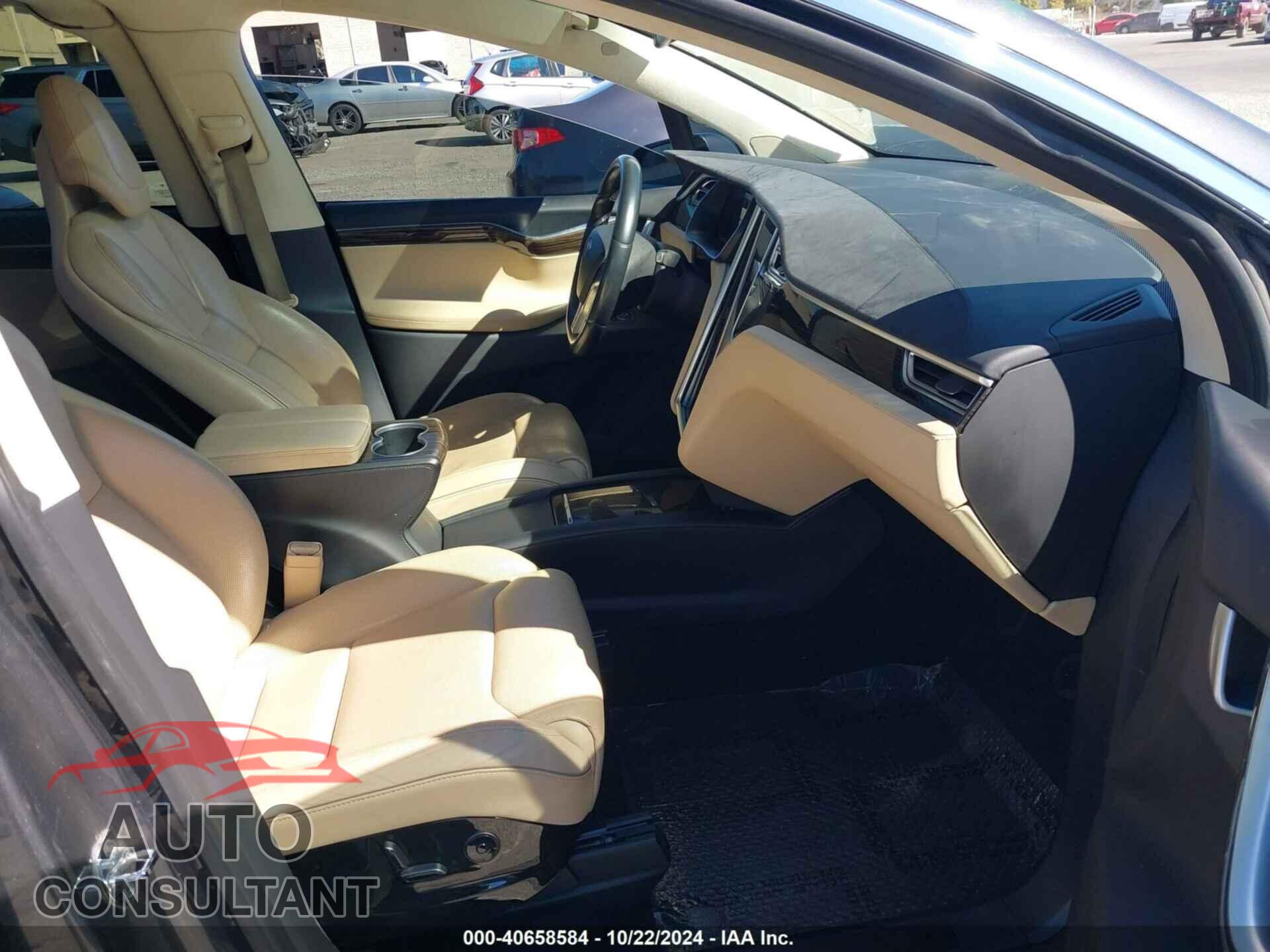 TESLA MODEL X 2016 - 5YJXCBE21GF002637