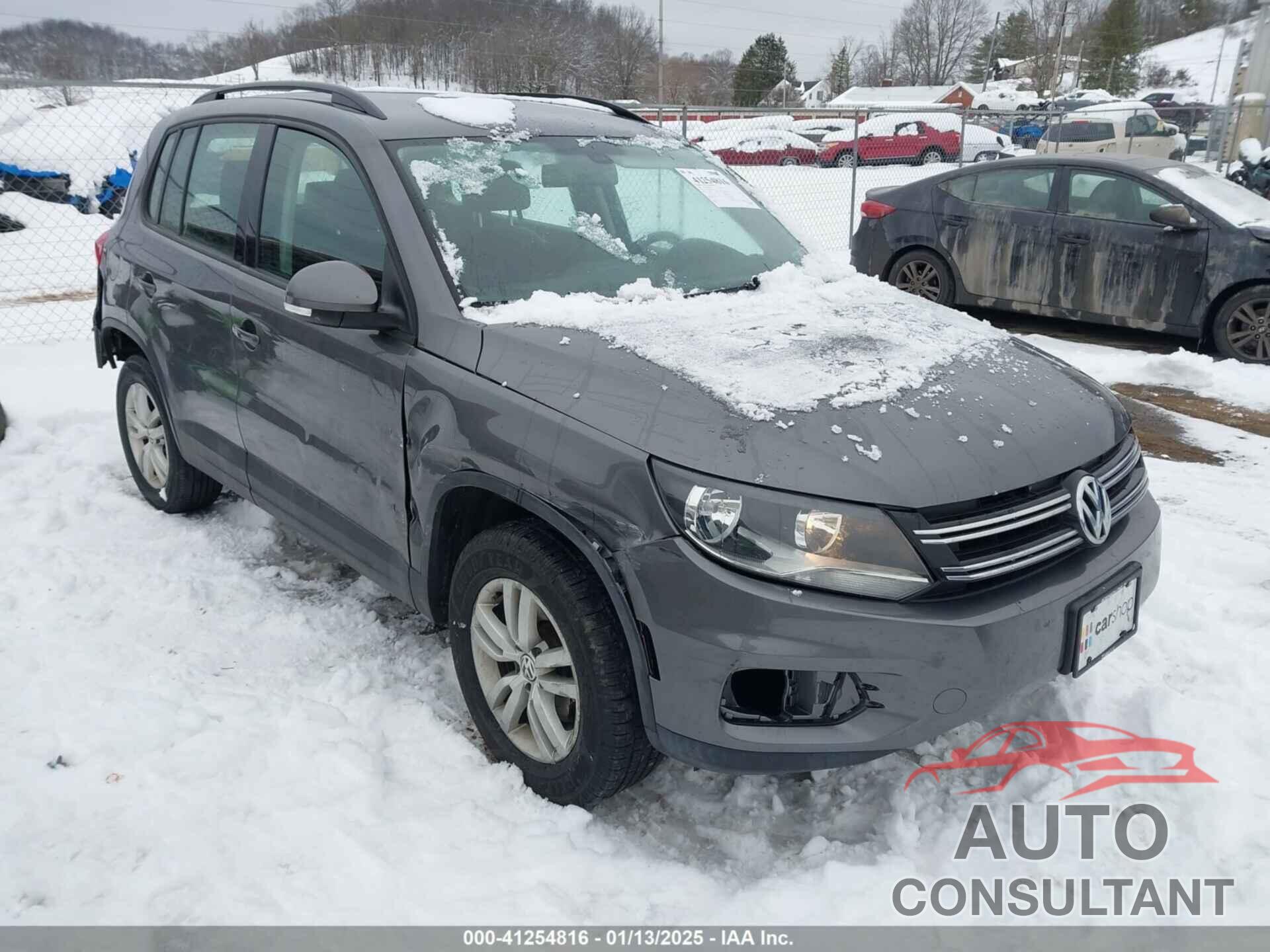 VOLKSWAGEN TIGUAN 2017 - WVGBV7AX6HK020604