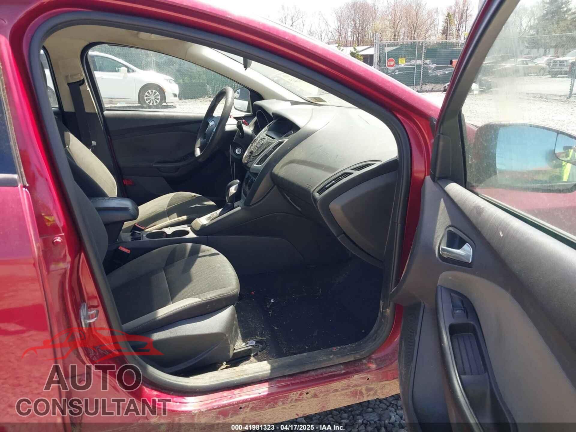 FORD FOCUS 2014 - 1FADP3F28EL217301
