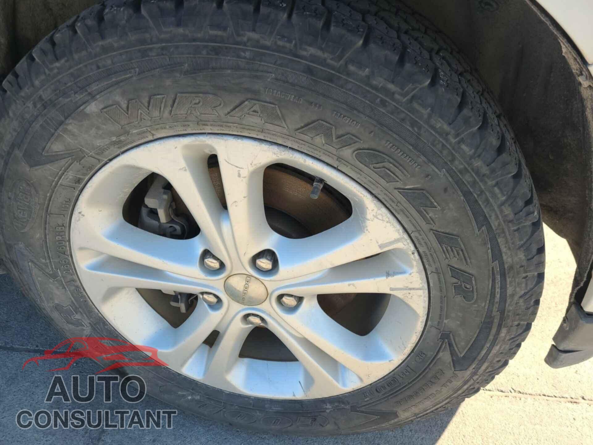 DODGE DURANGO 2013 - 1C4RDJAG5DC671696