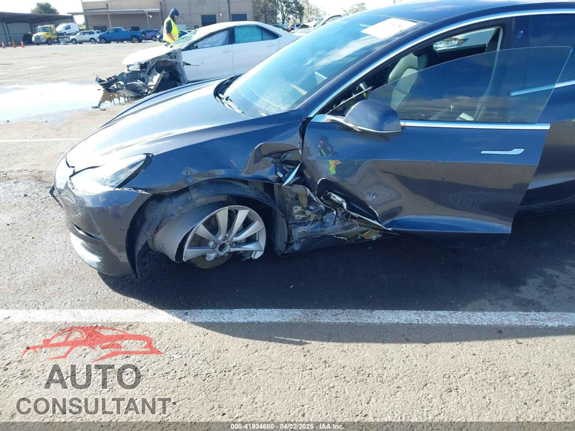 TESLA MODEL 3 2018 - 5YJ3E1EA4JF006036
