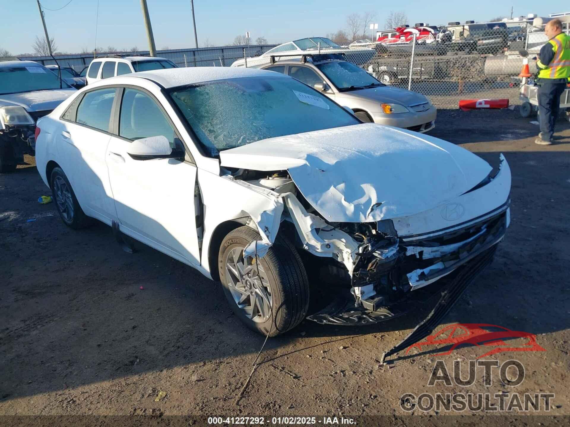 HYUNDAI ELANTRA 2024 - KMHLM4DGXRU799951