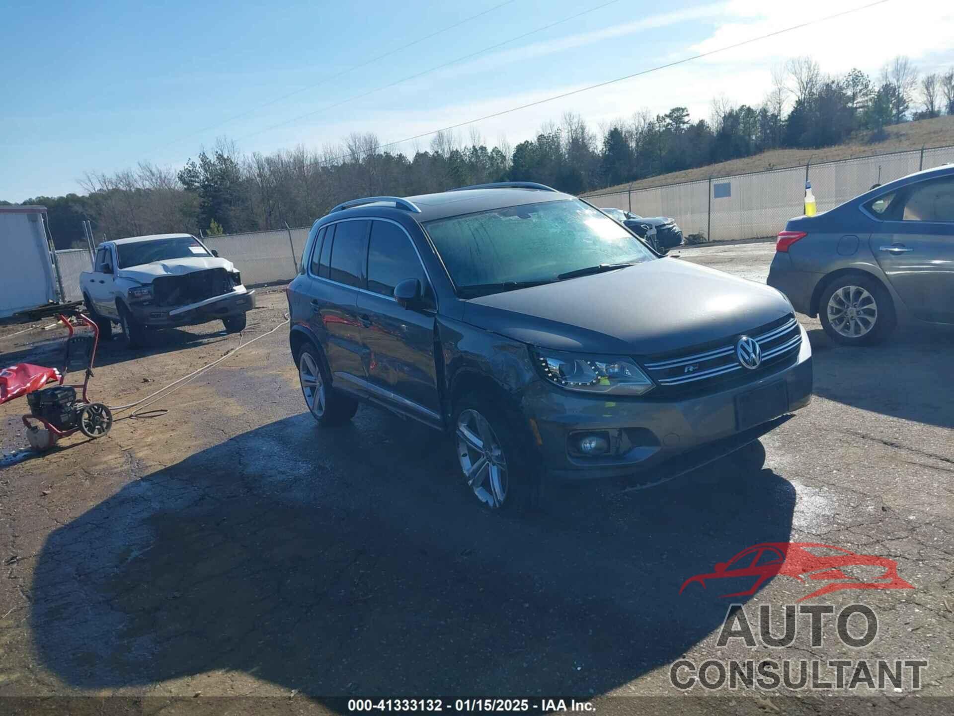 VOLKSWAGEN TIGUAN 2015 - WVGBV7AXXFW559829