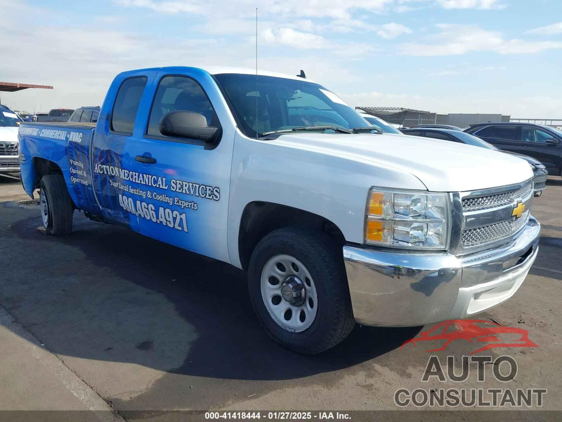 CHEVROLET SILVERADO 1500 2013 - 1GCRCREA0DZ110519