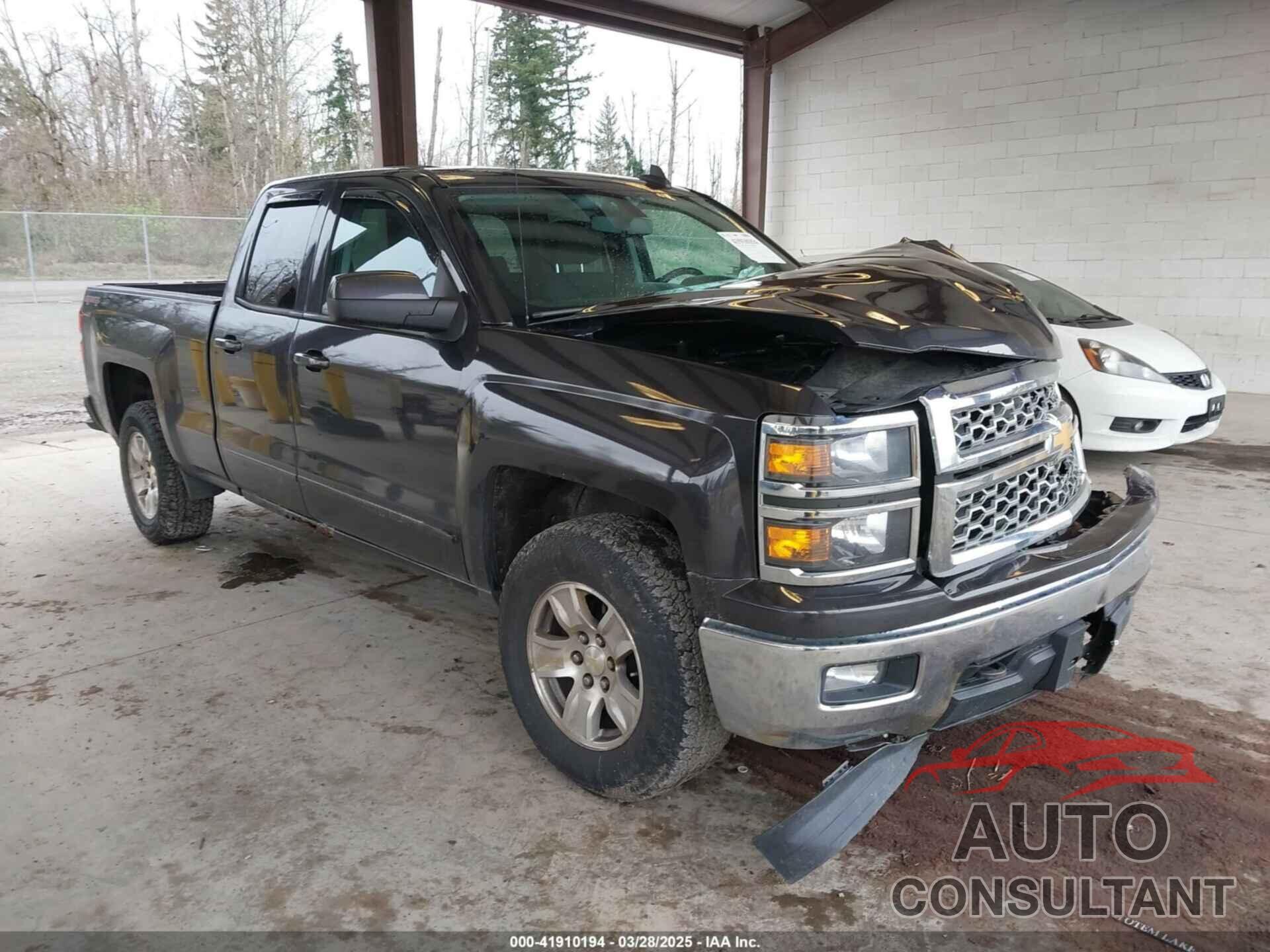 CHEVROLET SILVERADO 1500 2015 - 1GCVKREC3FZ430536