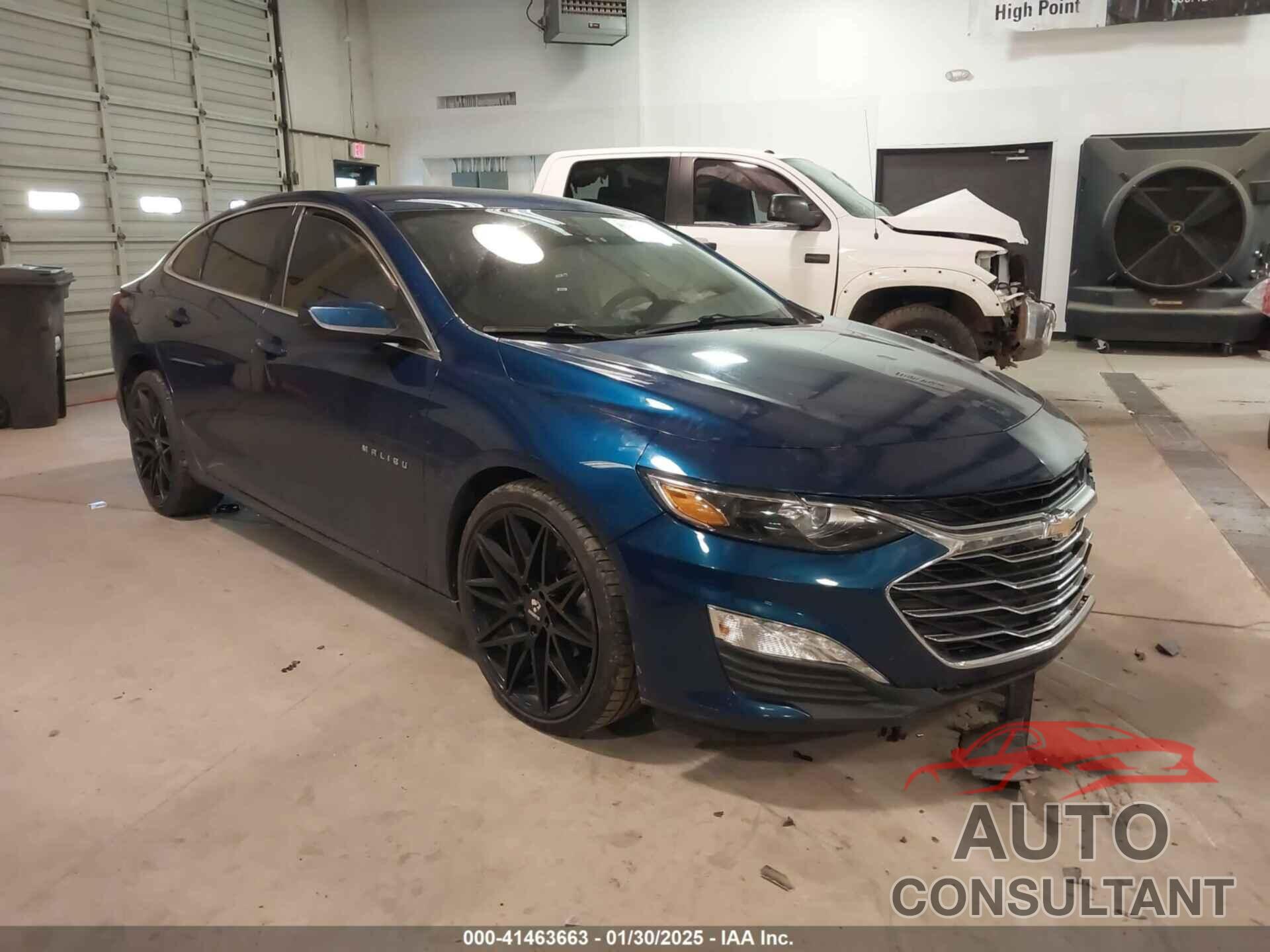 CHEVROLET MALIBU 2019 - 1G1ZD5ST3KF207569