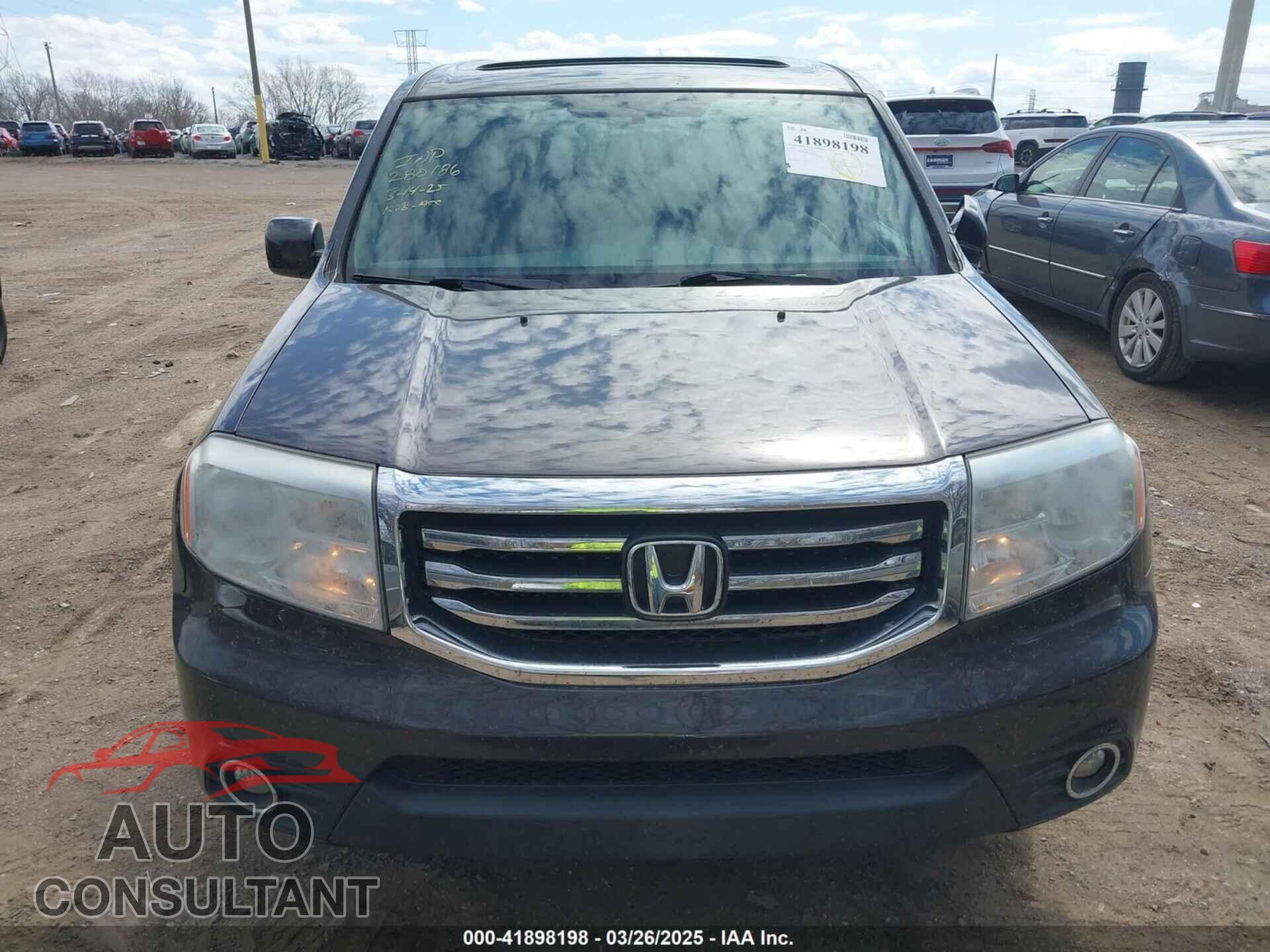 HONDA PILOT 2013 - 5FNYF4H6XDB058237
