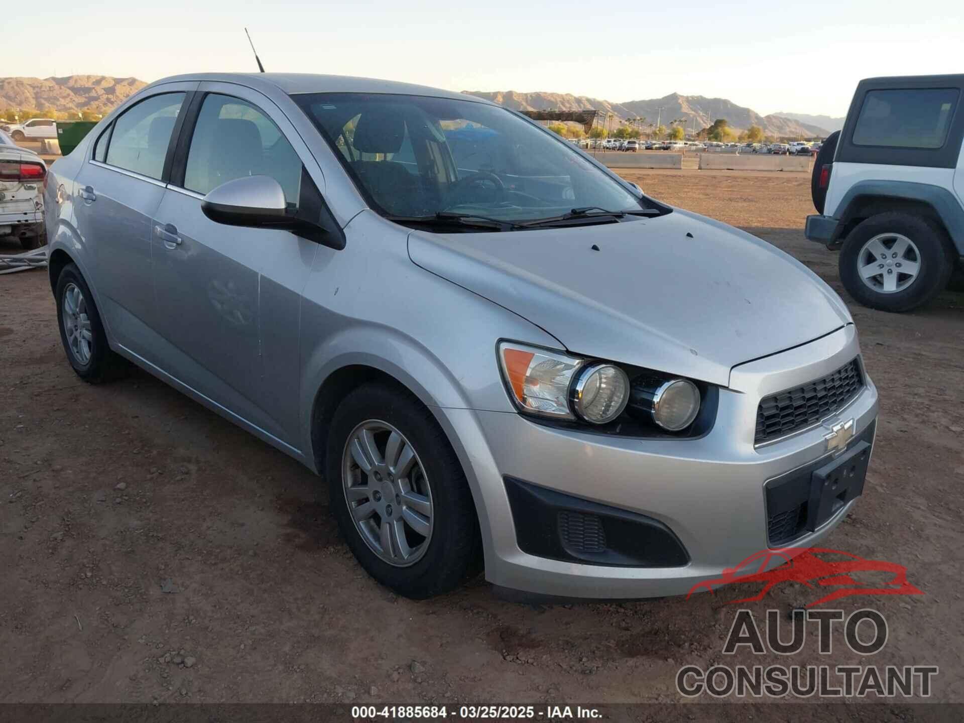 CHEVROLET SONIC 2013 - 1G1JC5SG9D4225446
