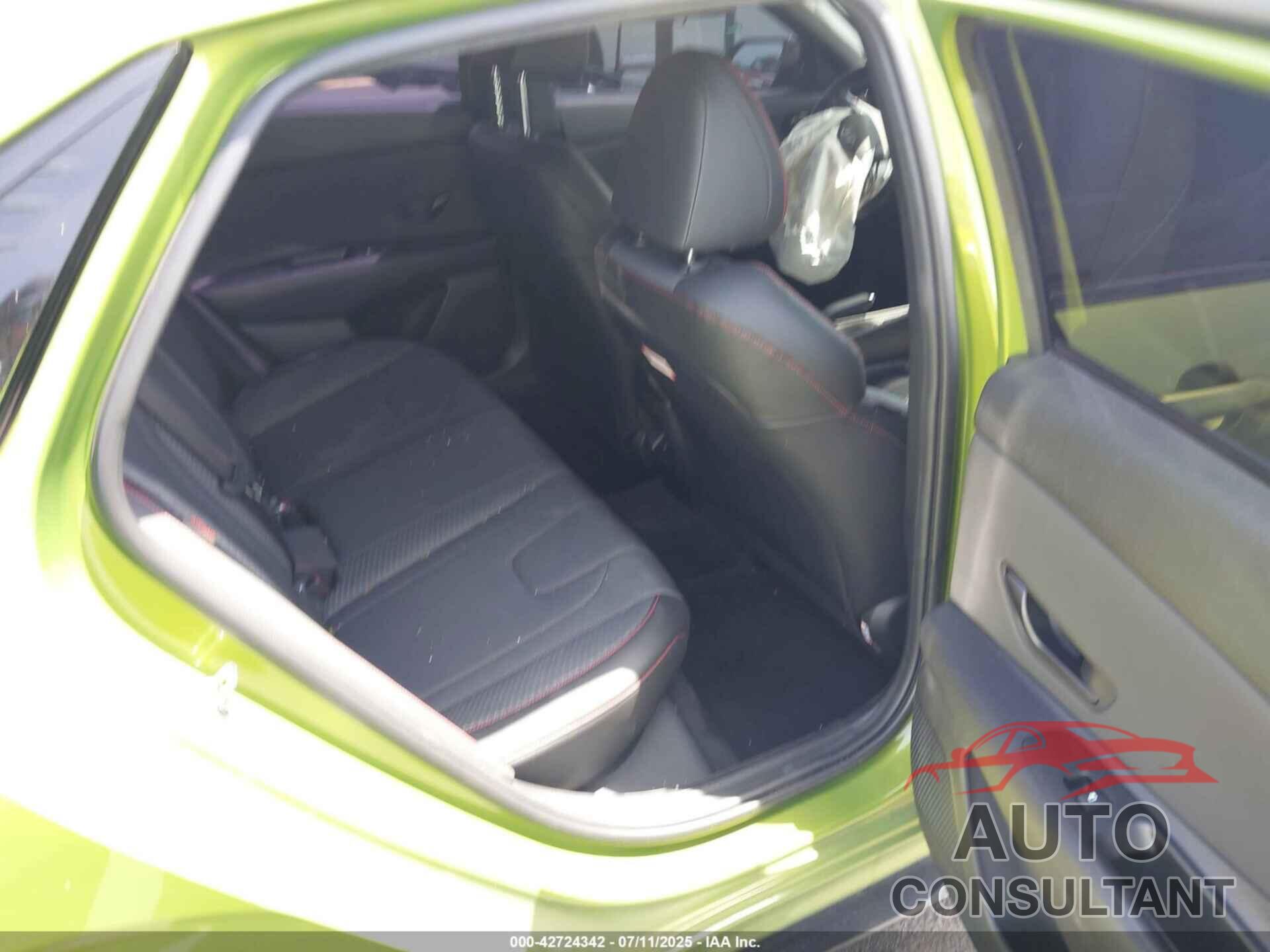 HYUNDAI ELANTRA 2024 - KMHLR4DF2RU726954