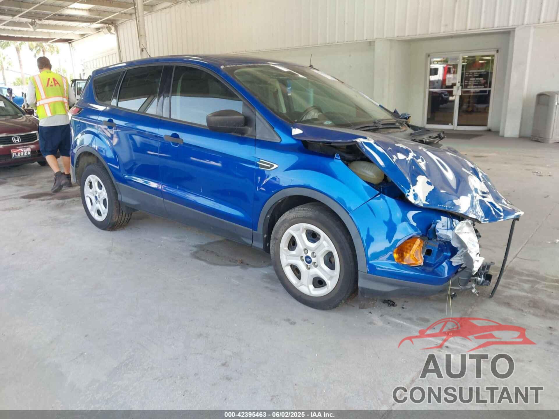 FORD ESCAPE 2017 - 1FMCU0F71HUE86078