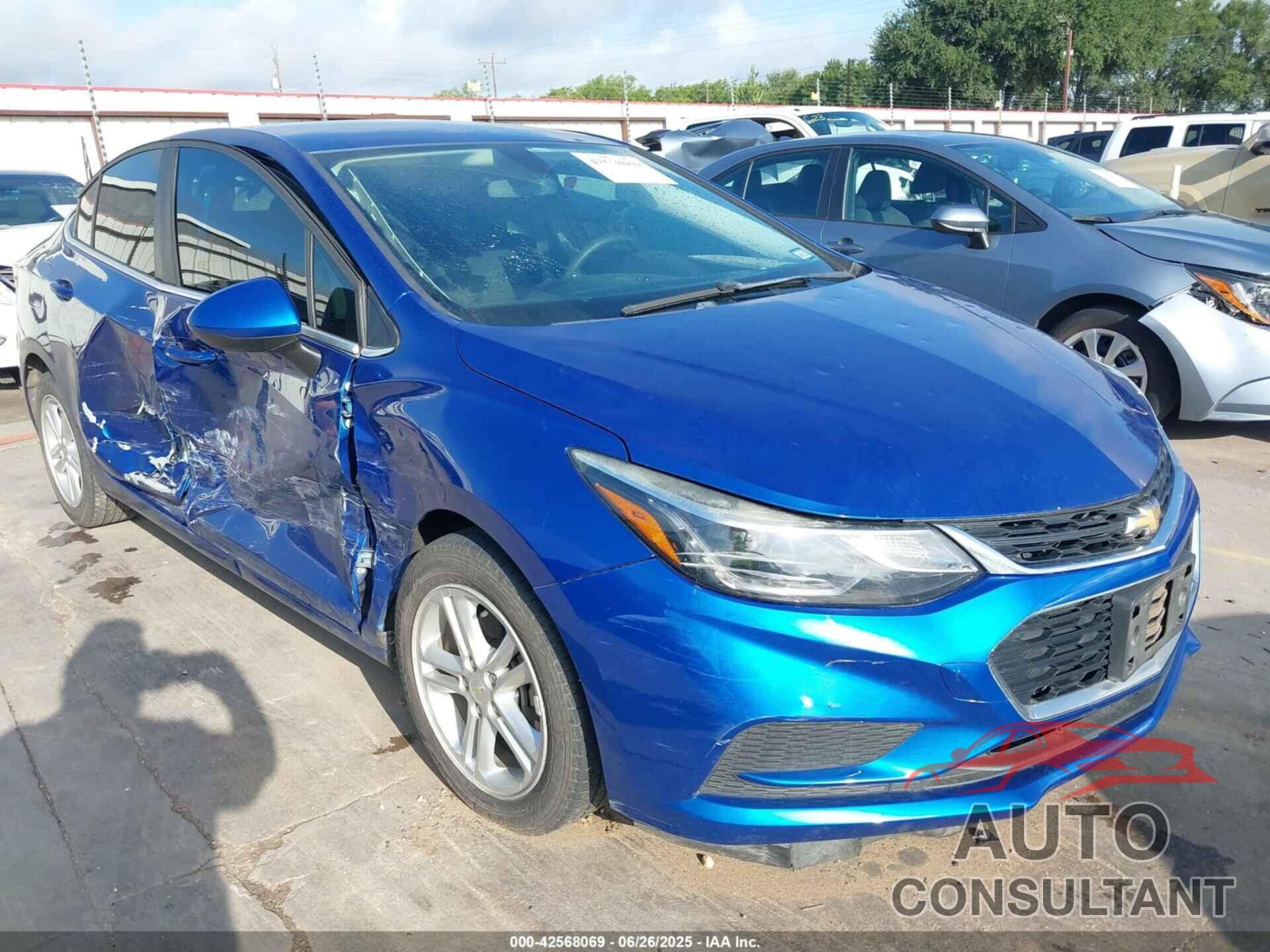 CHEVROLET CRUZE 2018 - 1G1BE5SM1J7247083