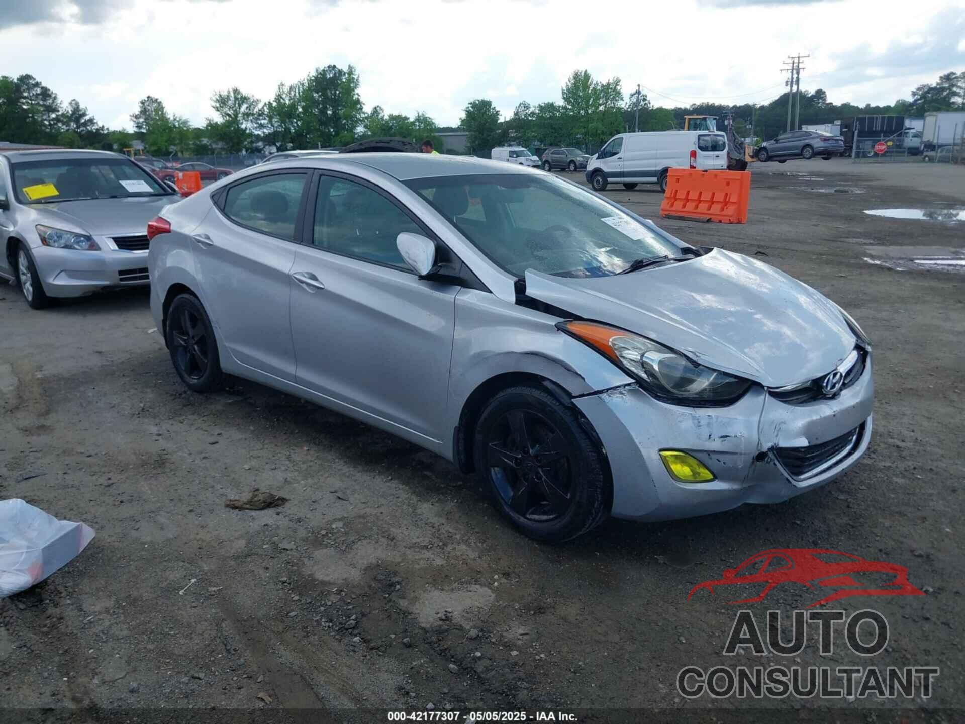 HYUNDAI ELANTRA 2012 - 5NPDH4AE9CH147131