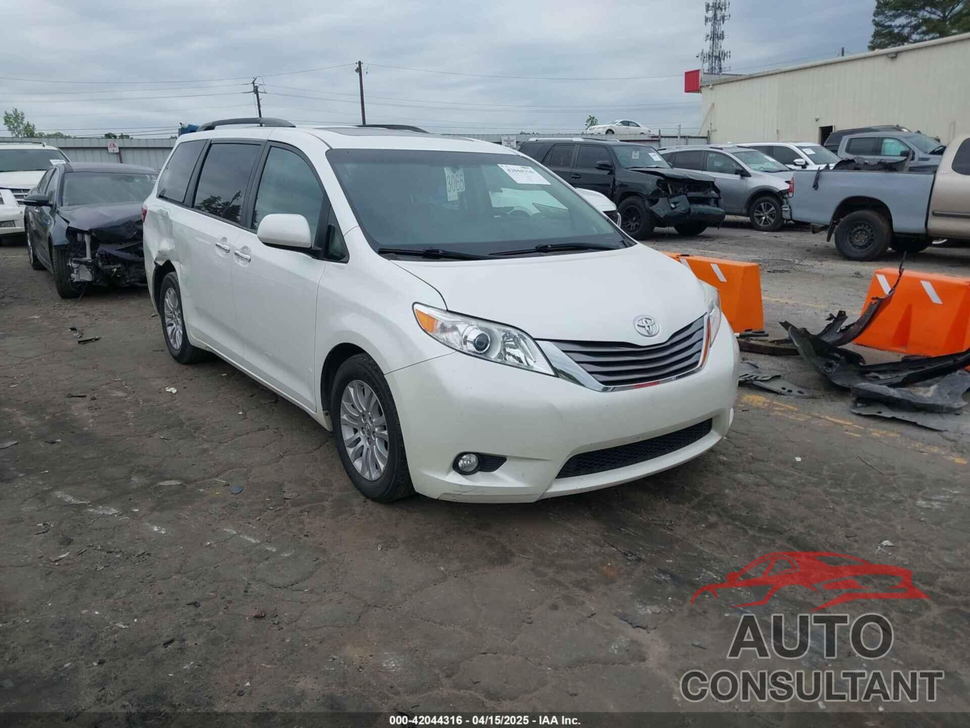 TOYOTA SIENNA 2016 - 5TDYK3DC1GS723205