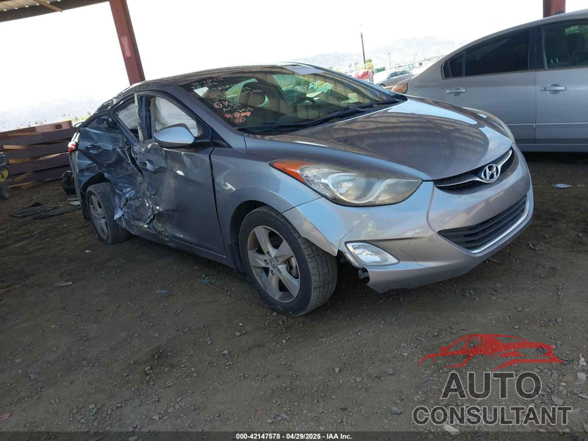 HYUNDAI ELANTRA 2013 - KMHDH4AE3DU939276